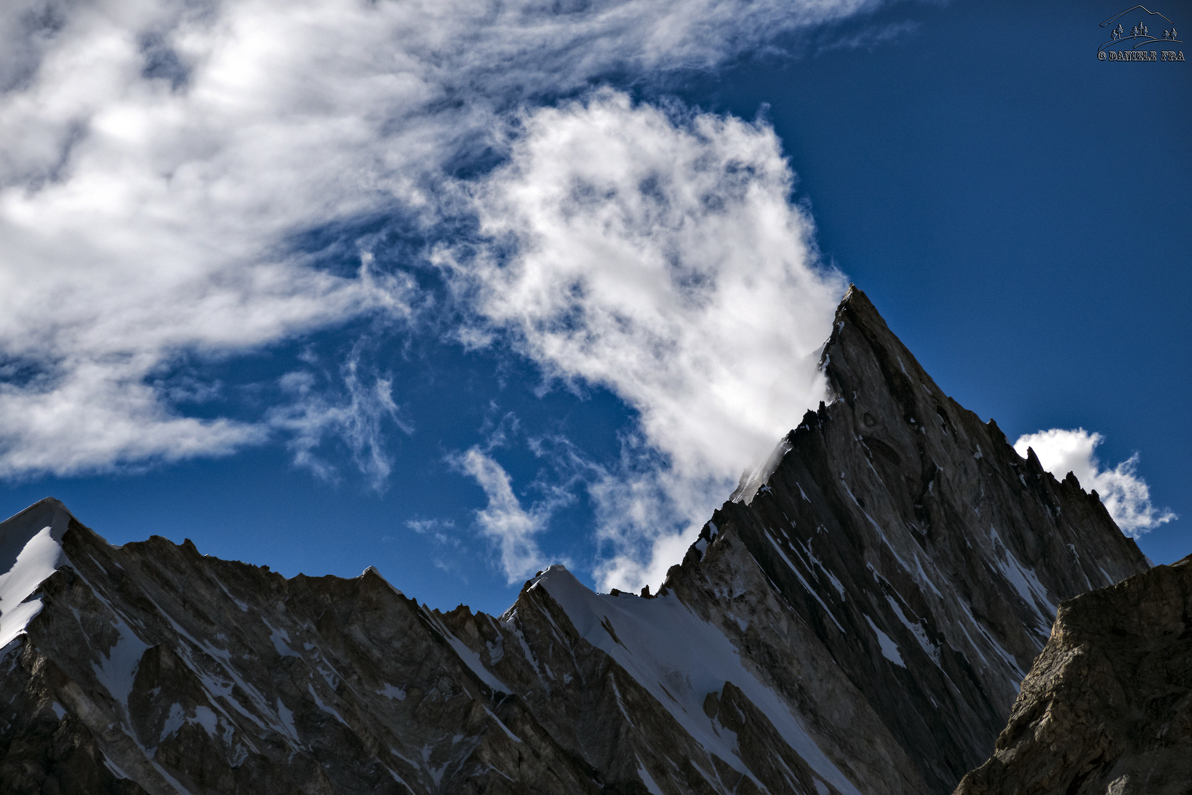 Spires of 6000m around Concordia