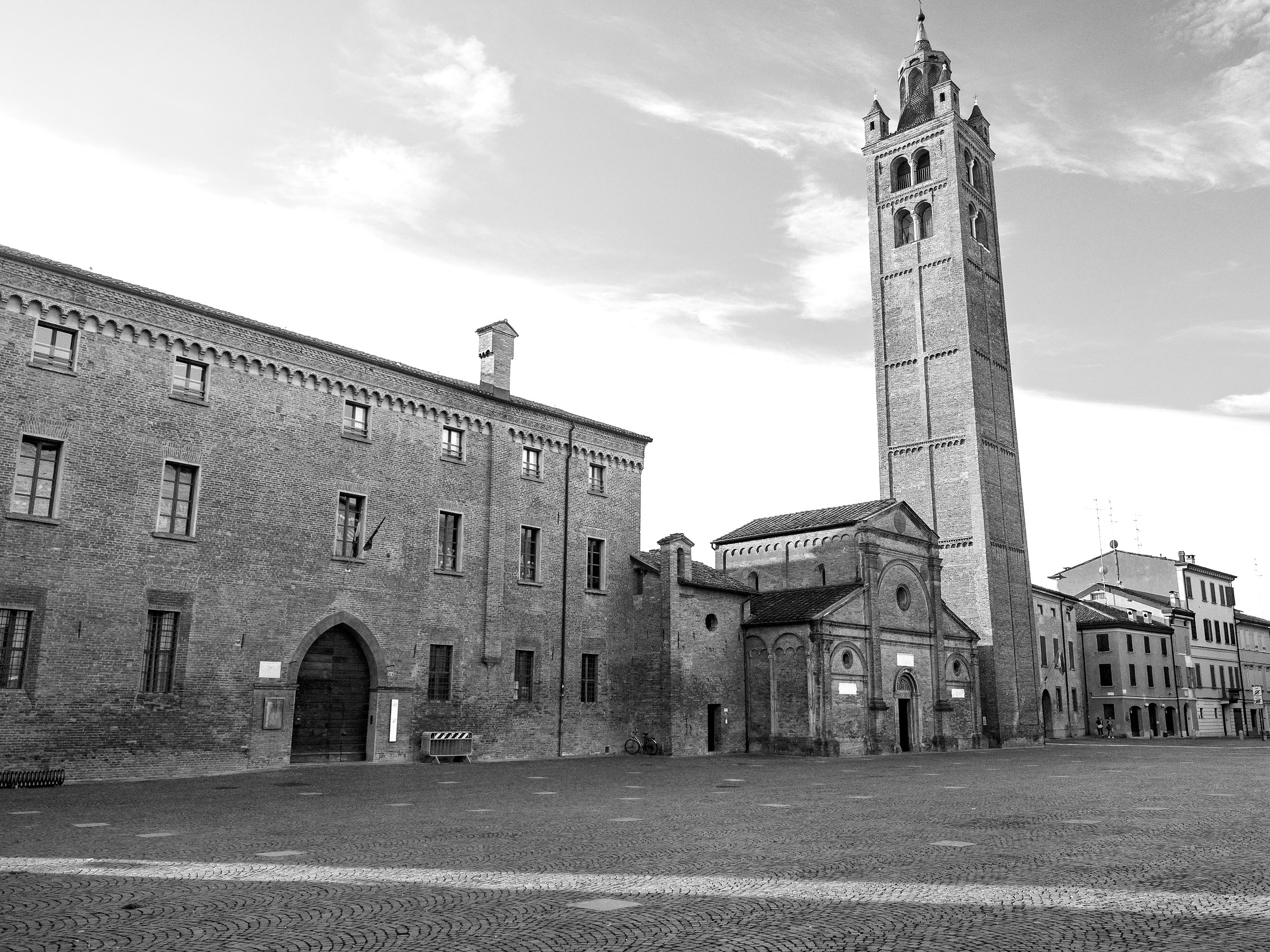 In piazzale Re Astolfo a Carpi