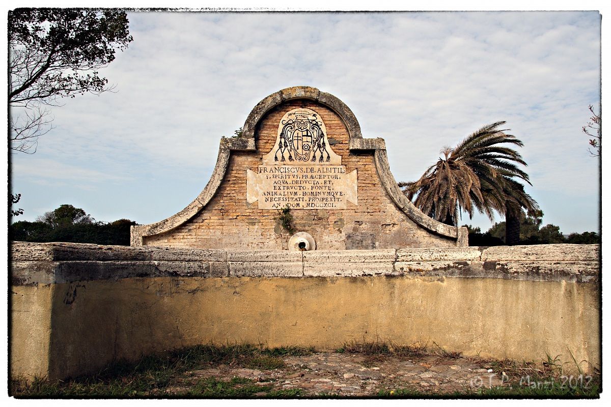 S. Severa, particolare della fontana