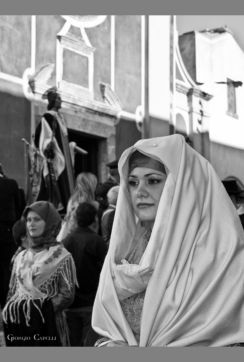 Donna in costume Sardo - Sagra Sant'Antioco Martire