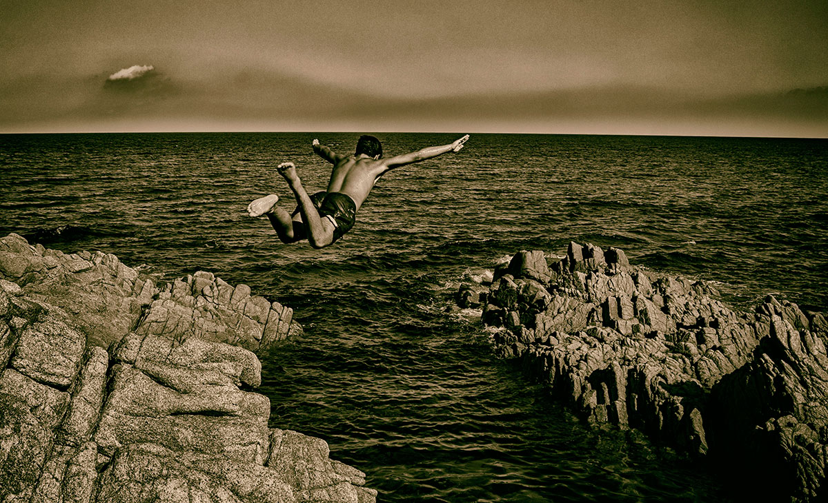 In flight to Glide b/w