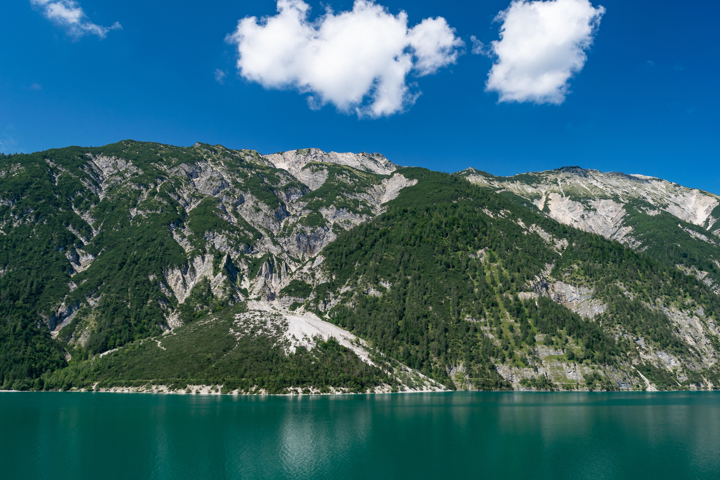 Colors and contrasts of the Alps