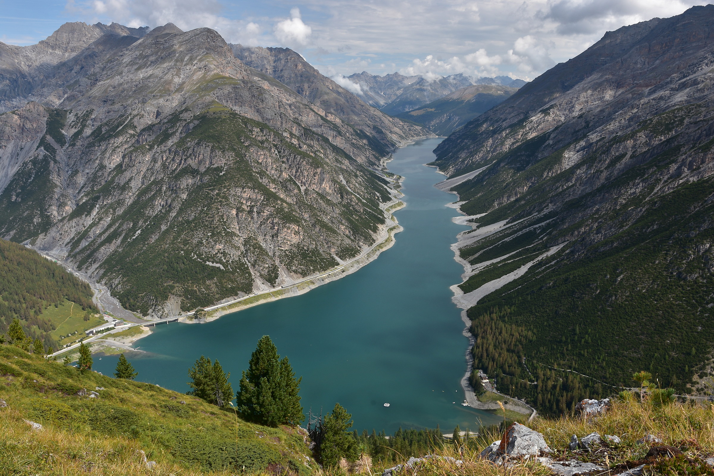Veduta da Monte Parè sul Lago del Gallo