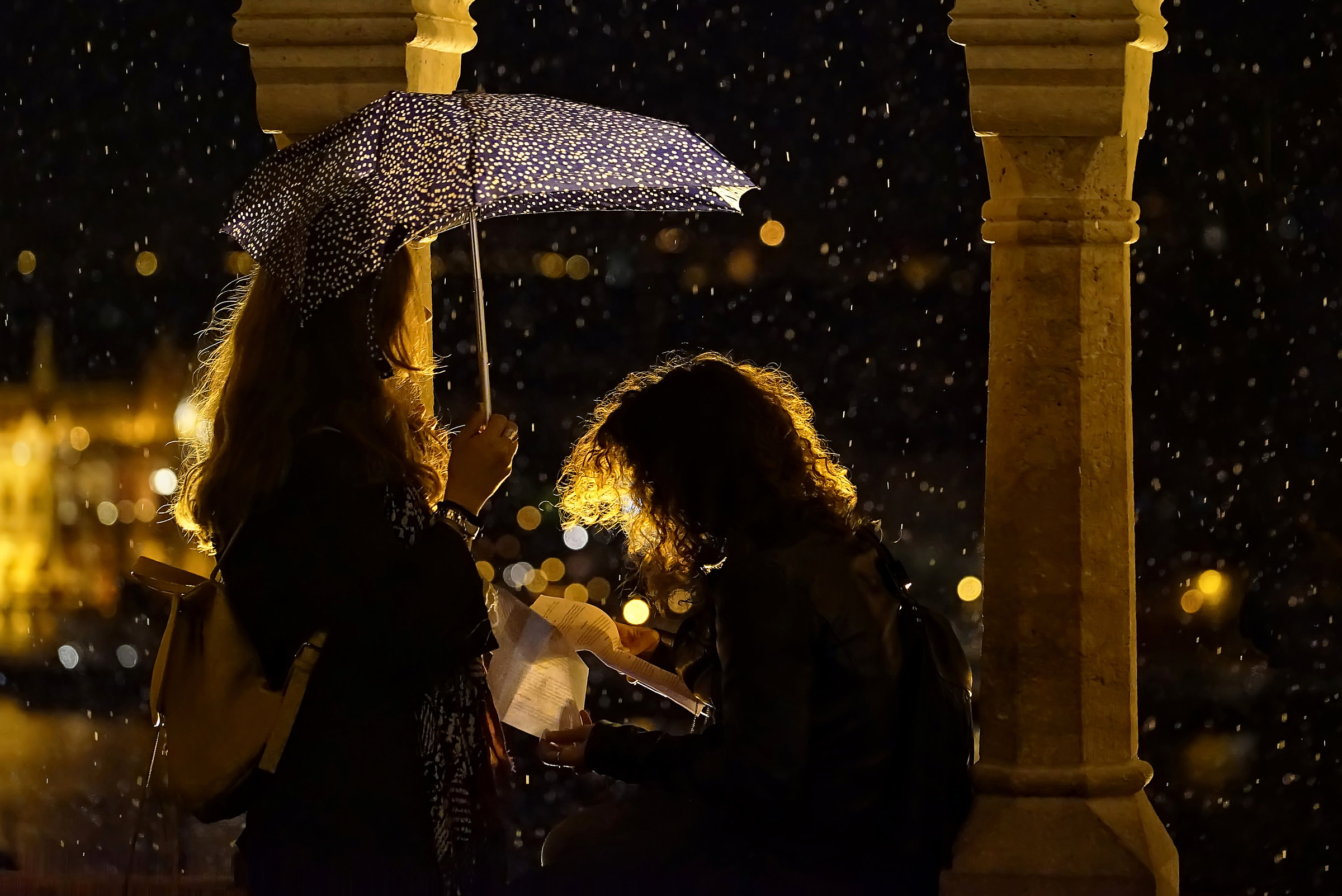 Lettera di notte nella pioggia