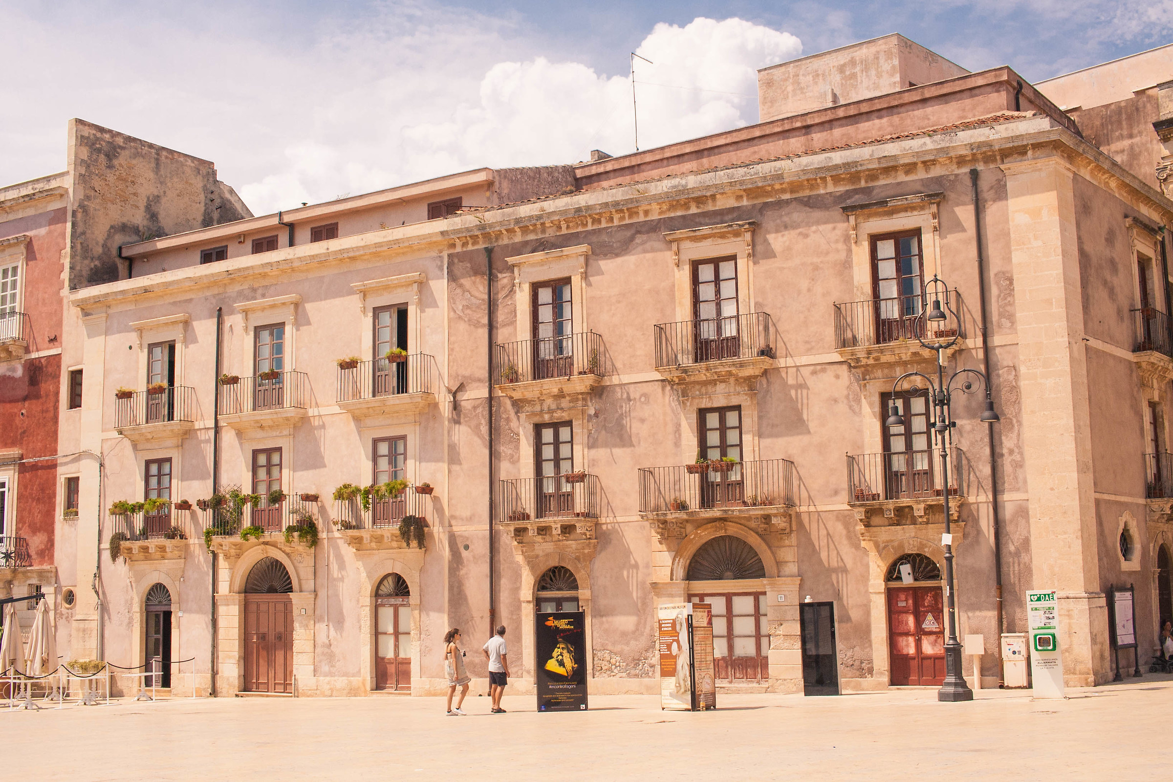 Ortigia, Piazza Duomo, detail.