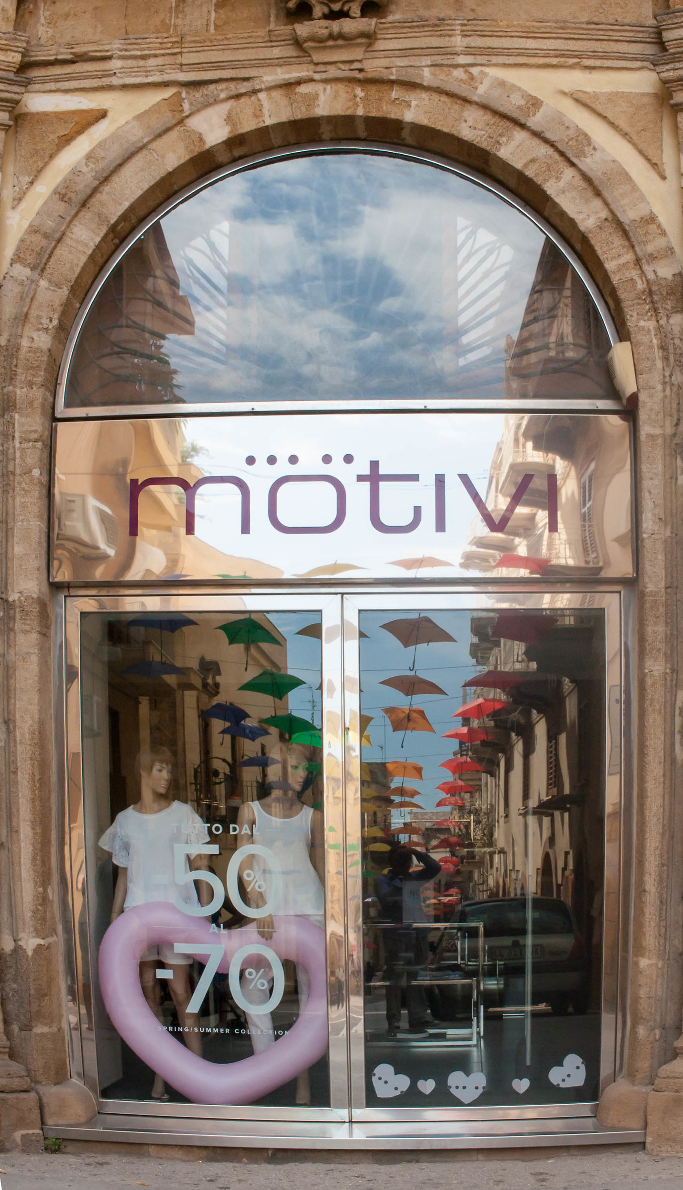 Sciacca. Ombre?i Reflections on Showcase.