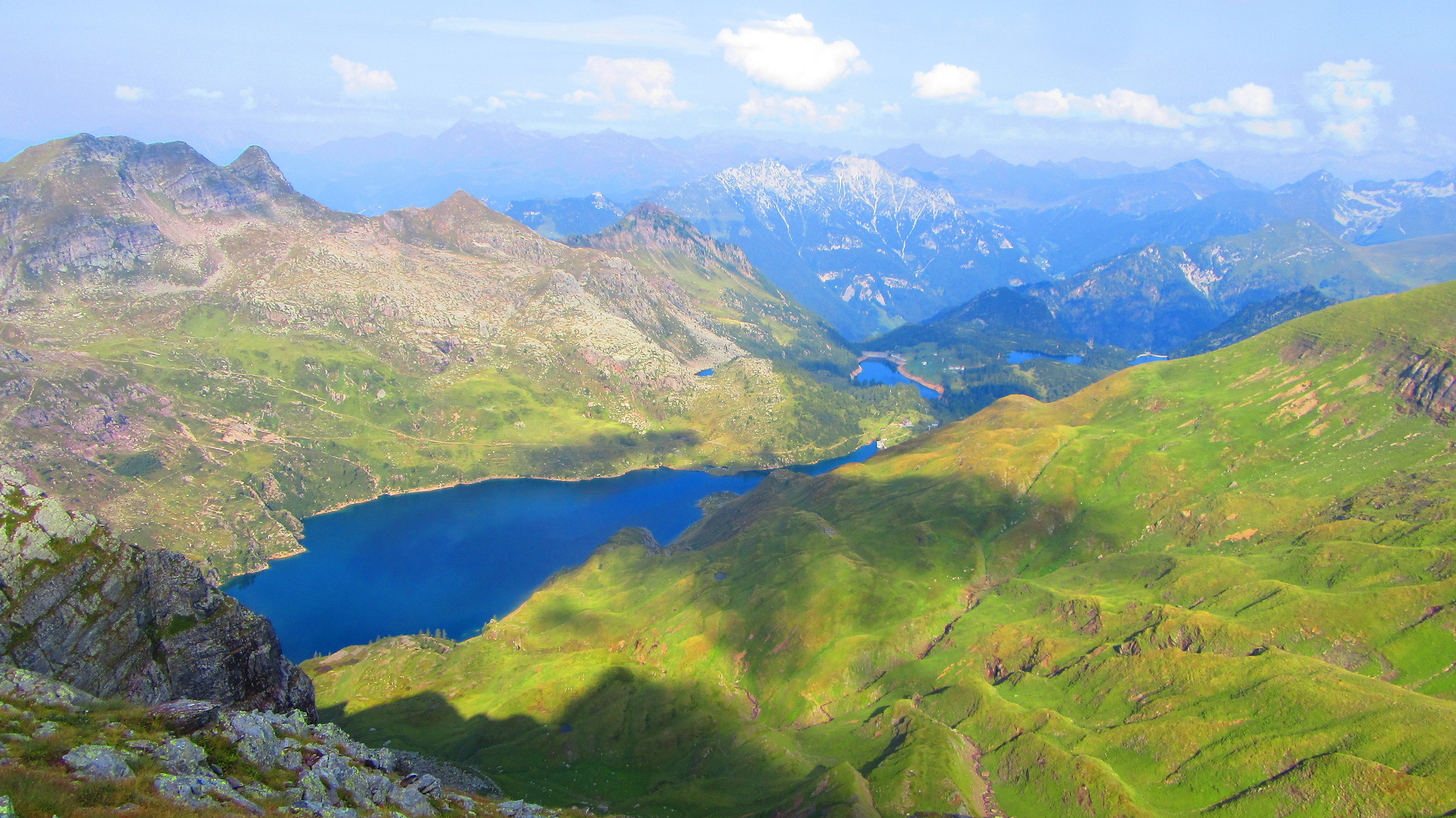 laghi gemelli visto dal monte corte