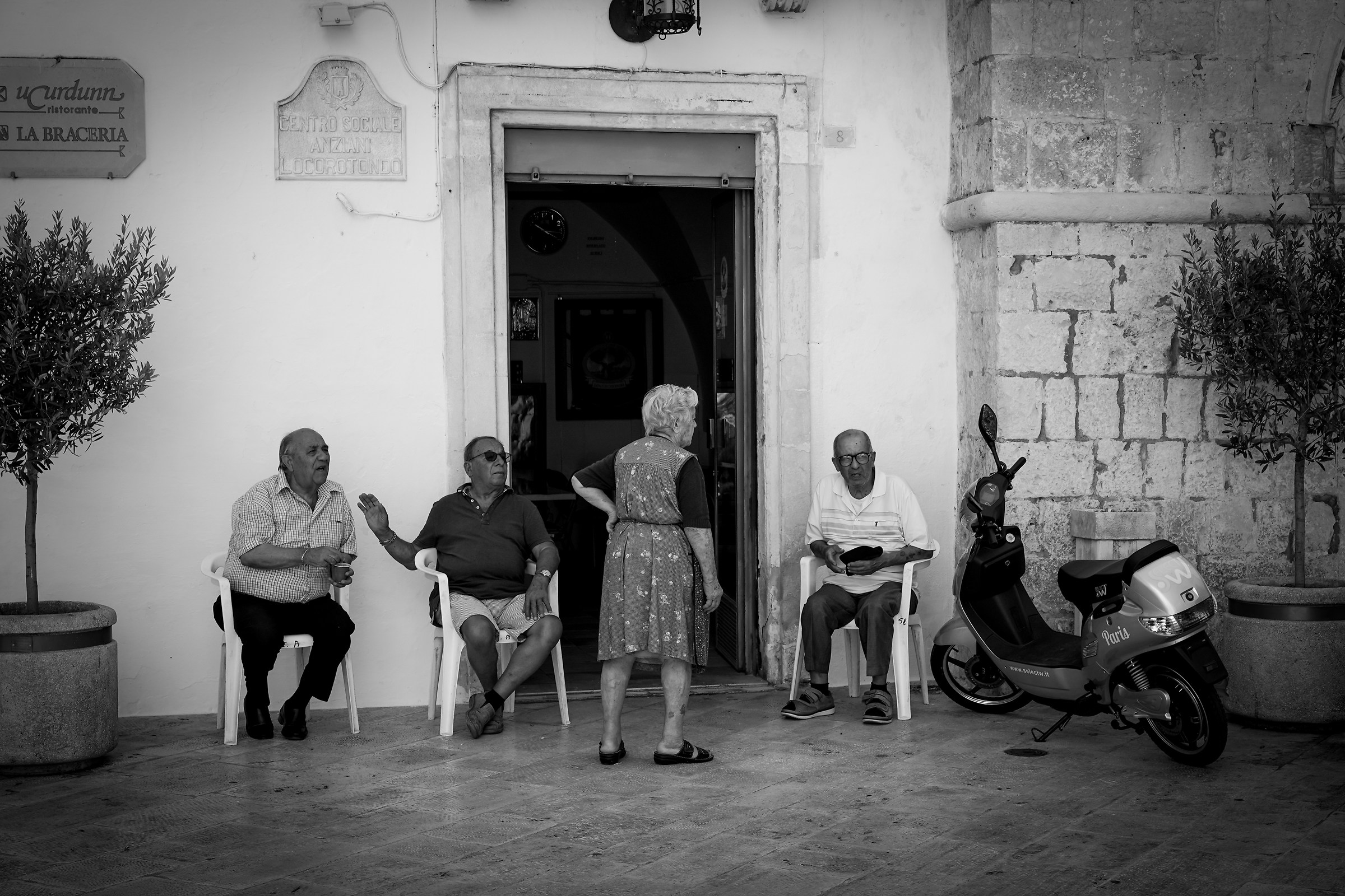 We were four friends at the bar