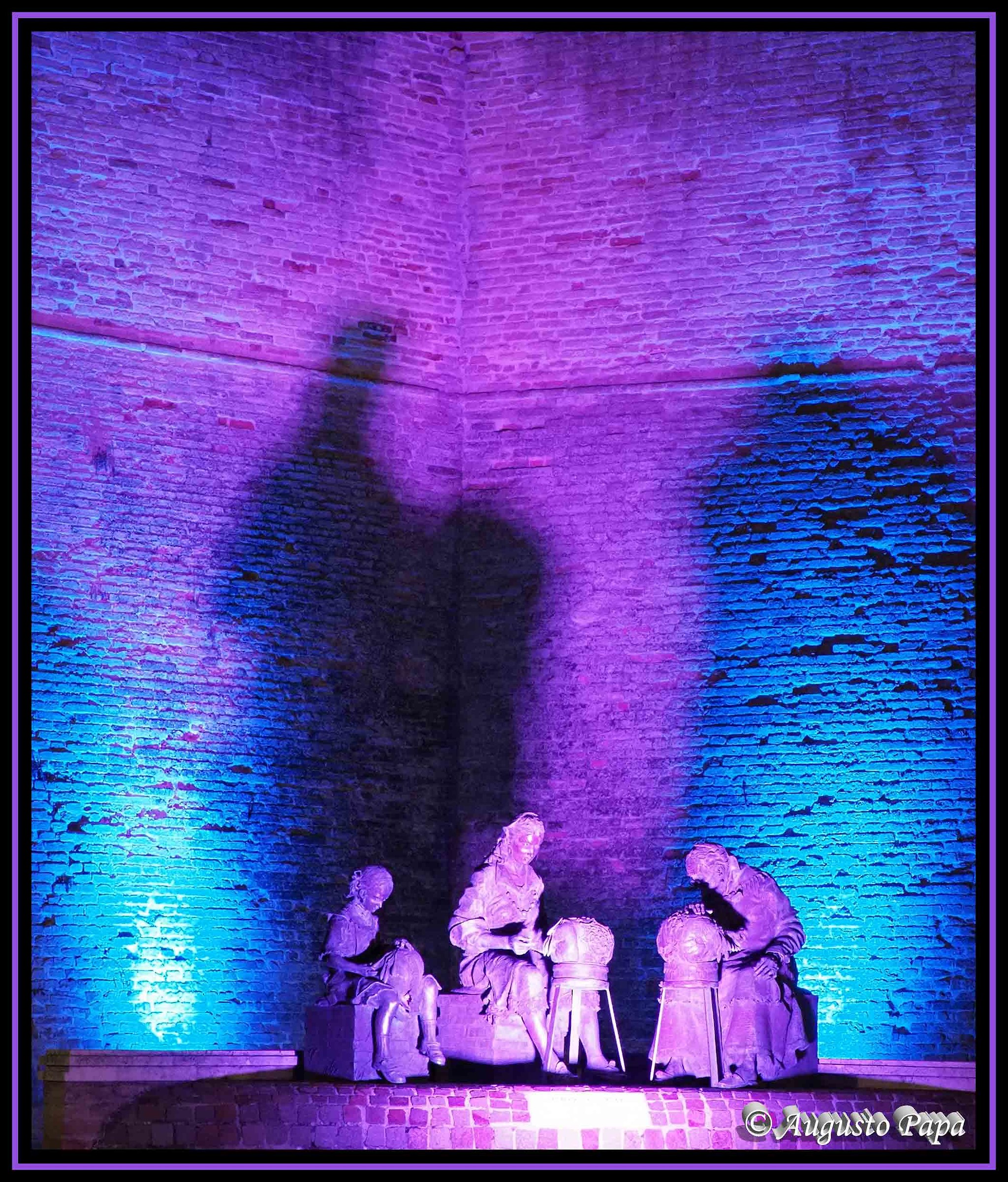 Monument to the Lacemaker