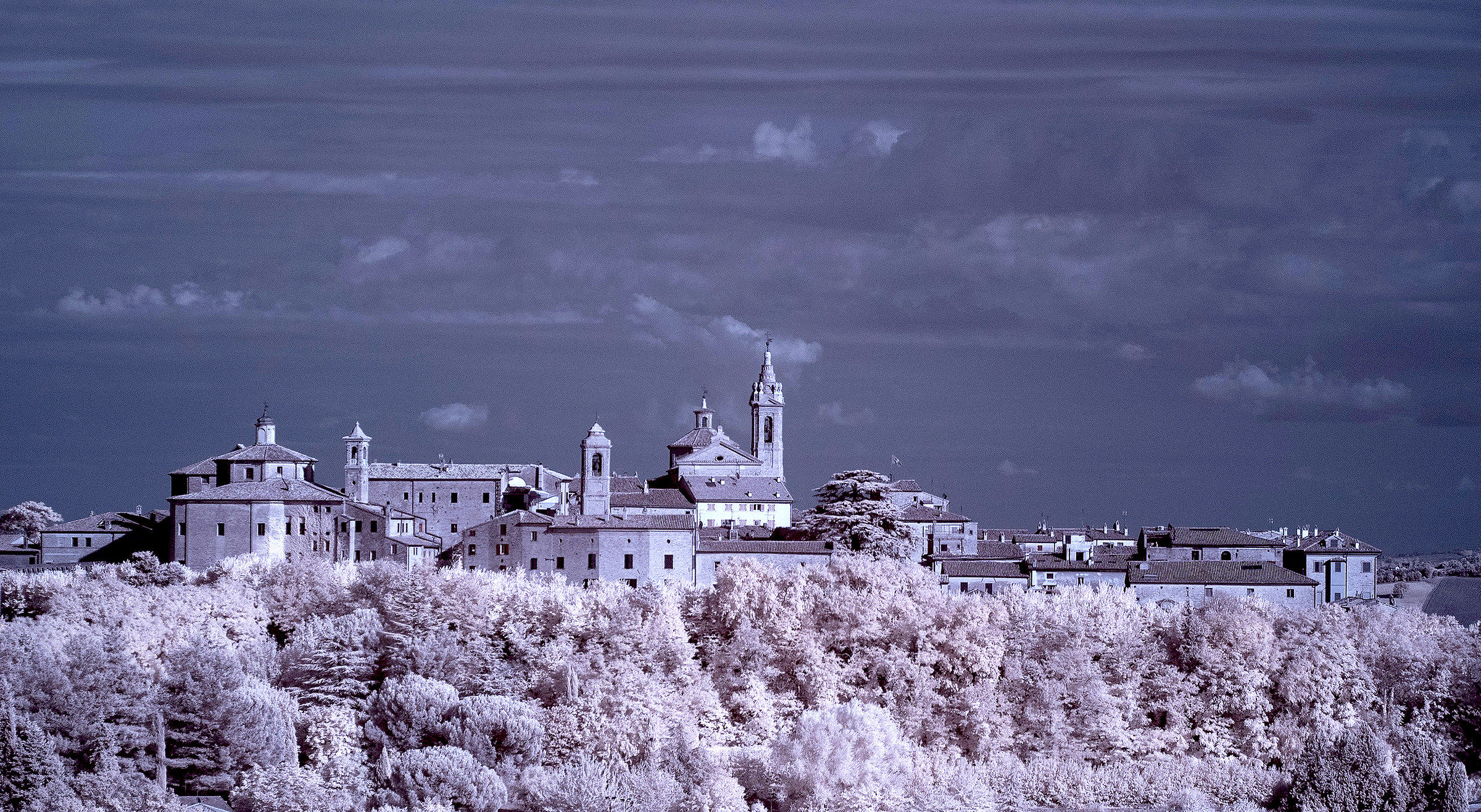 Cielo minaccioso su Corinaldo