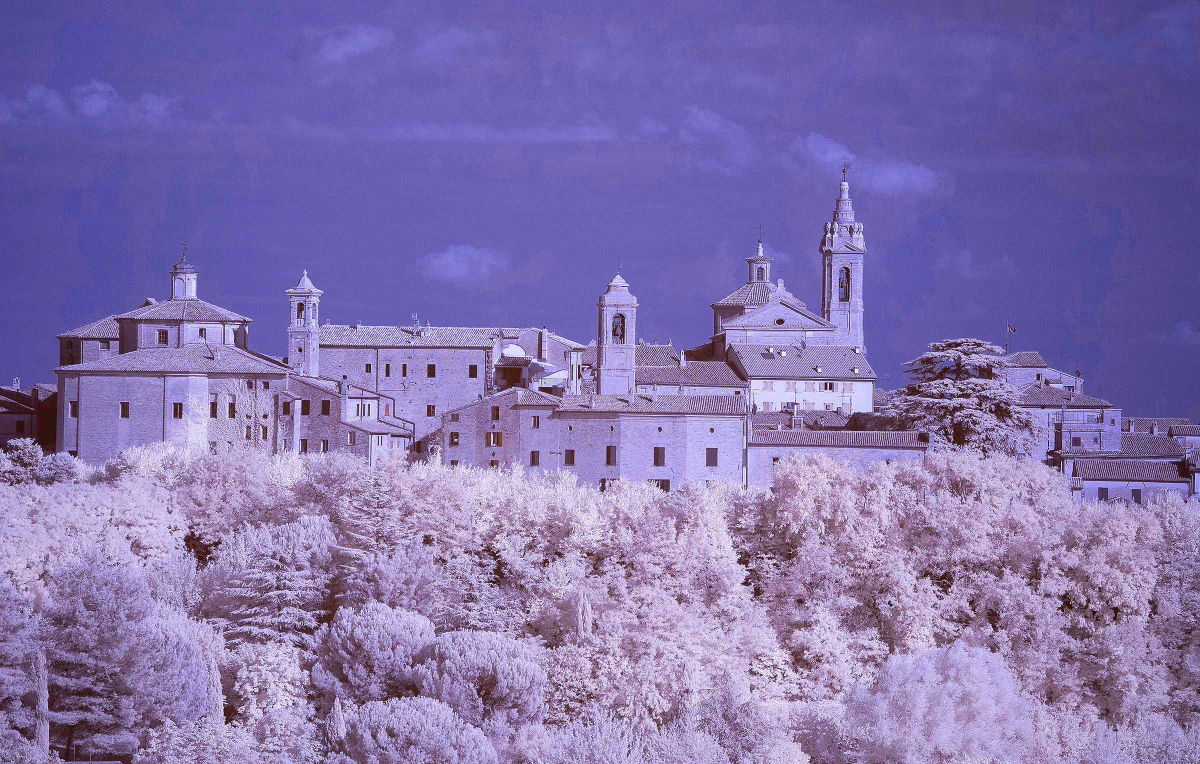 Fantasia IR al tramonto