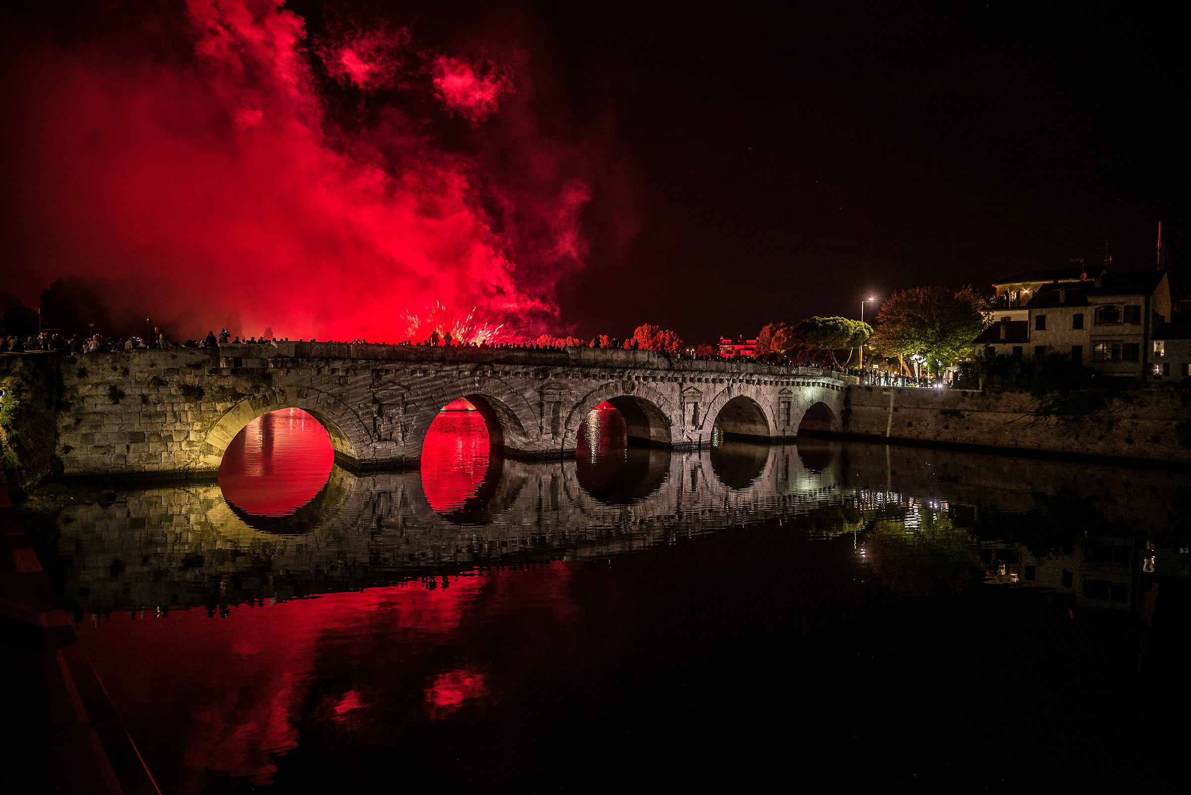 Ponte di Tiberio "incendiato"