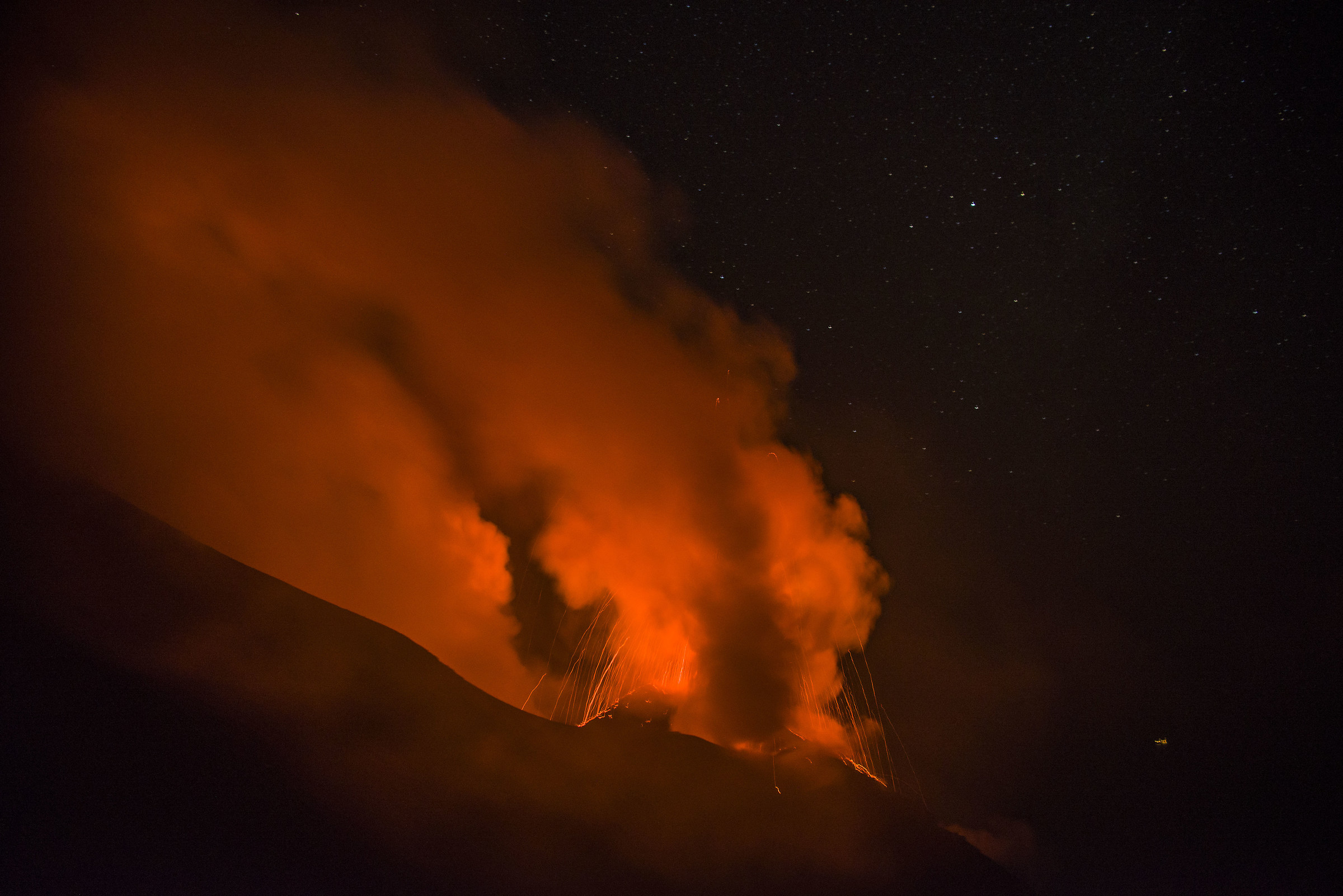 Eruzione notturna Stromboli