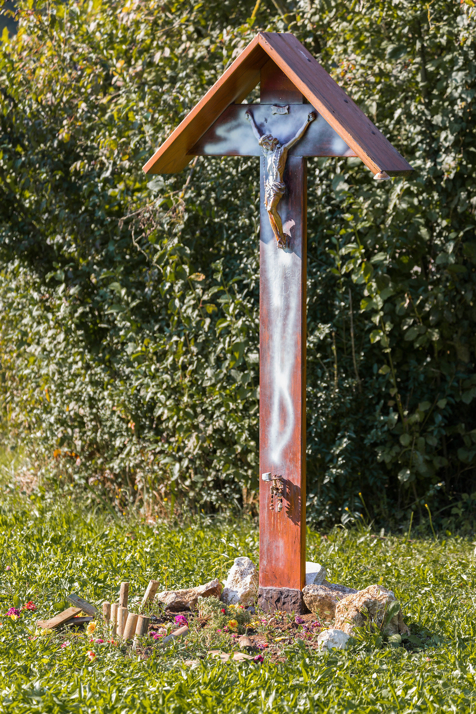 Gesù abbandonato al vandalismo