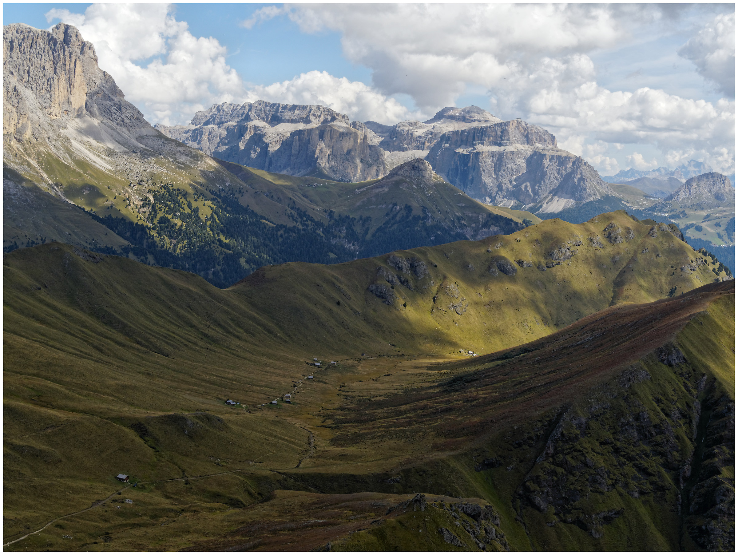 Val di Dona con vista su Sassolungo e Sella