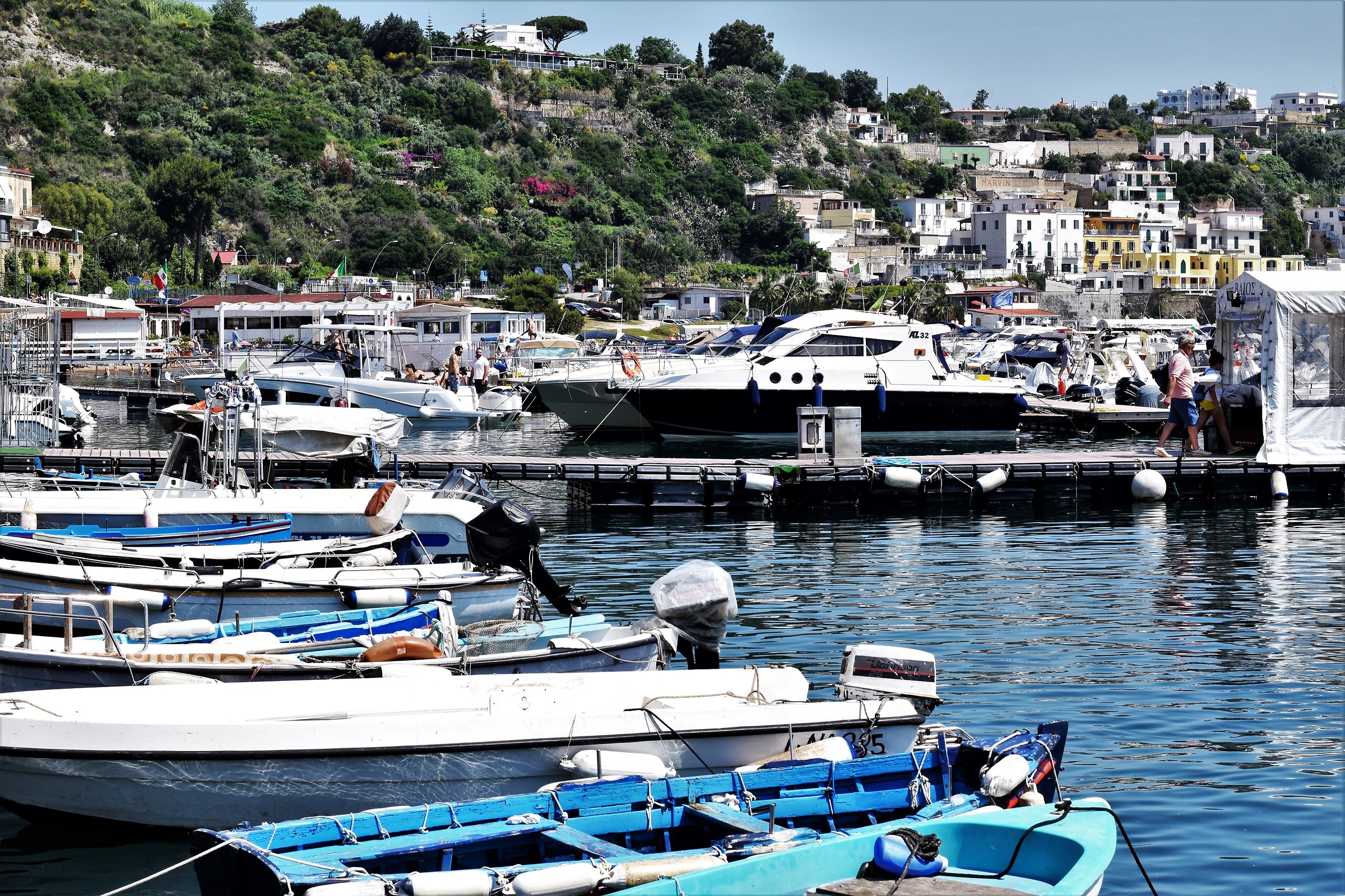 Porto turistico di Baia