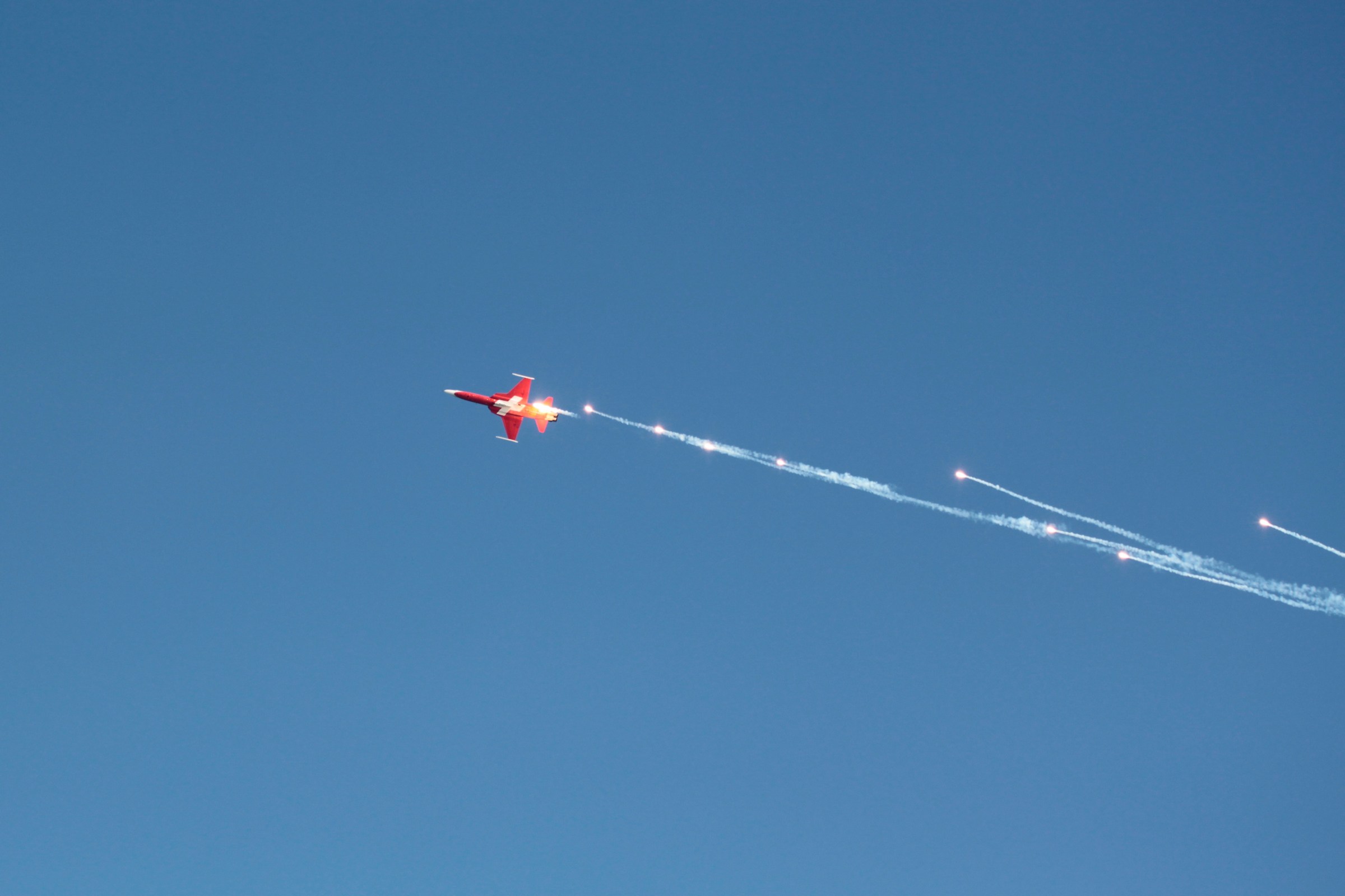 The greeting of the Patrouille Suisse