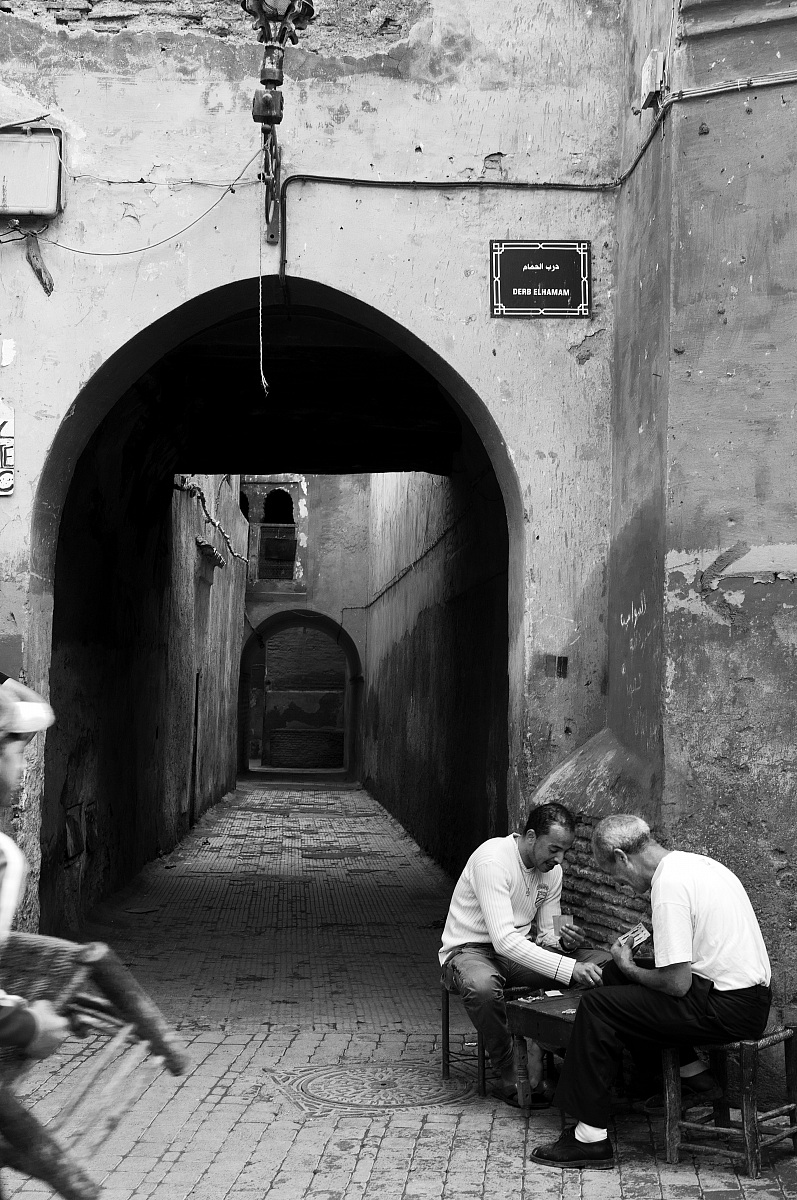 Partita a carte alle porte di un Derb