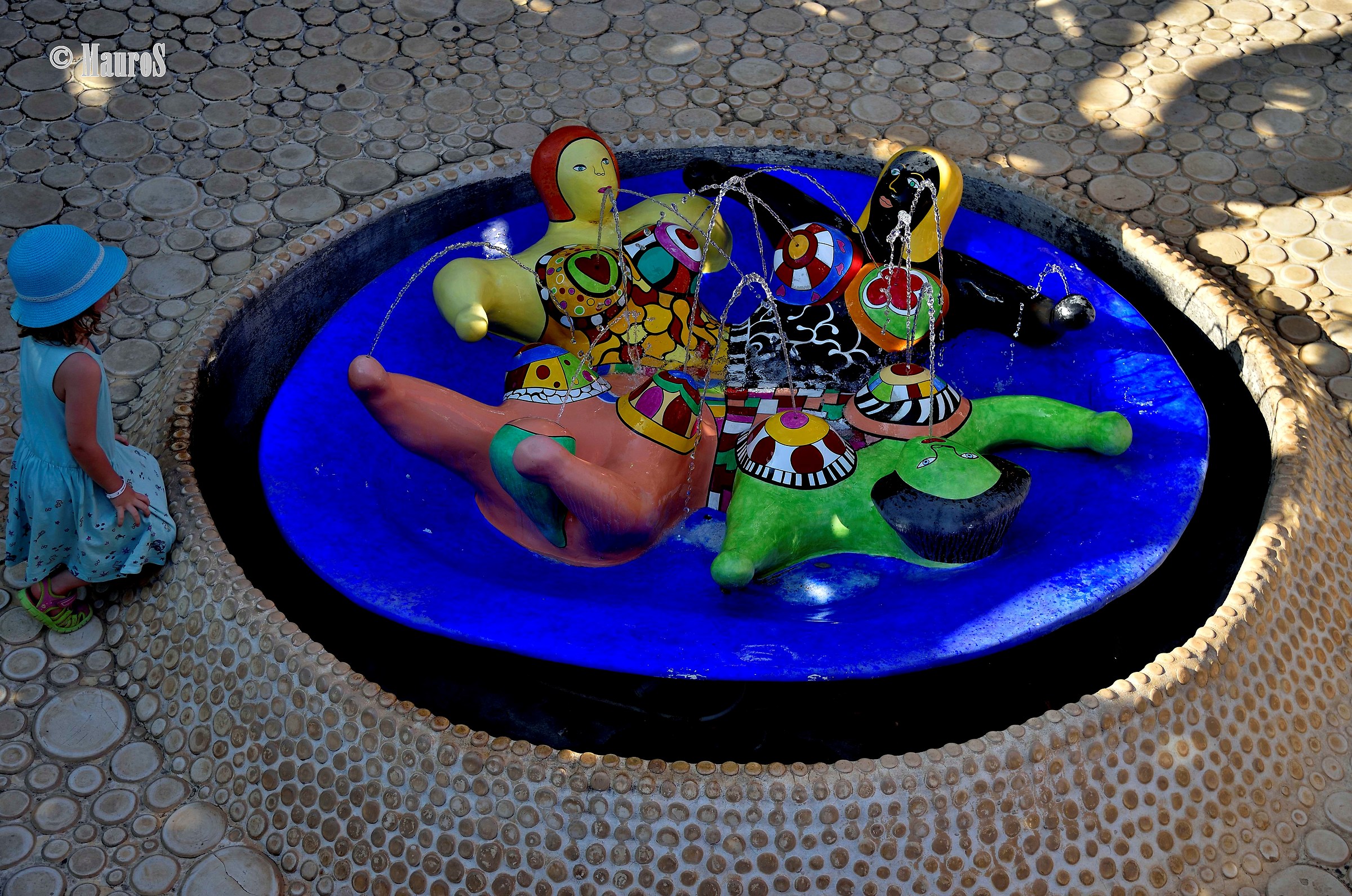 la Fontana e la Bambina