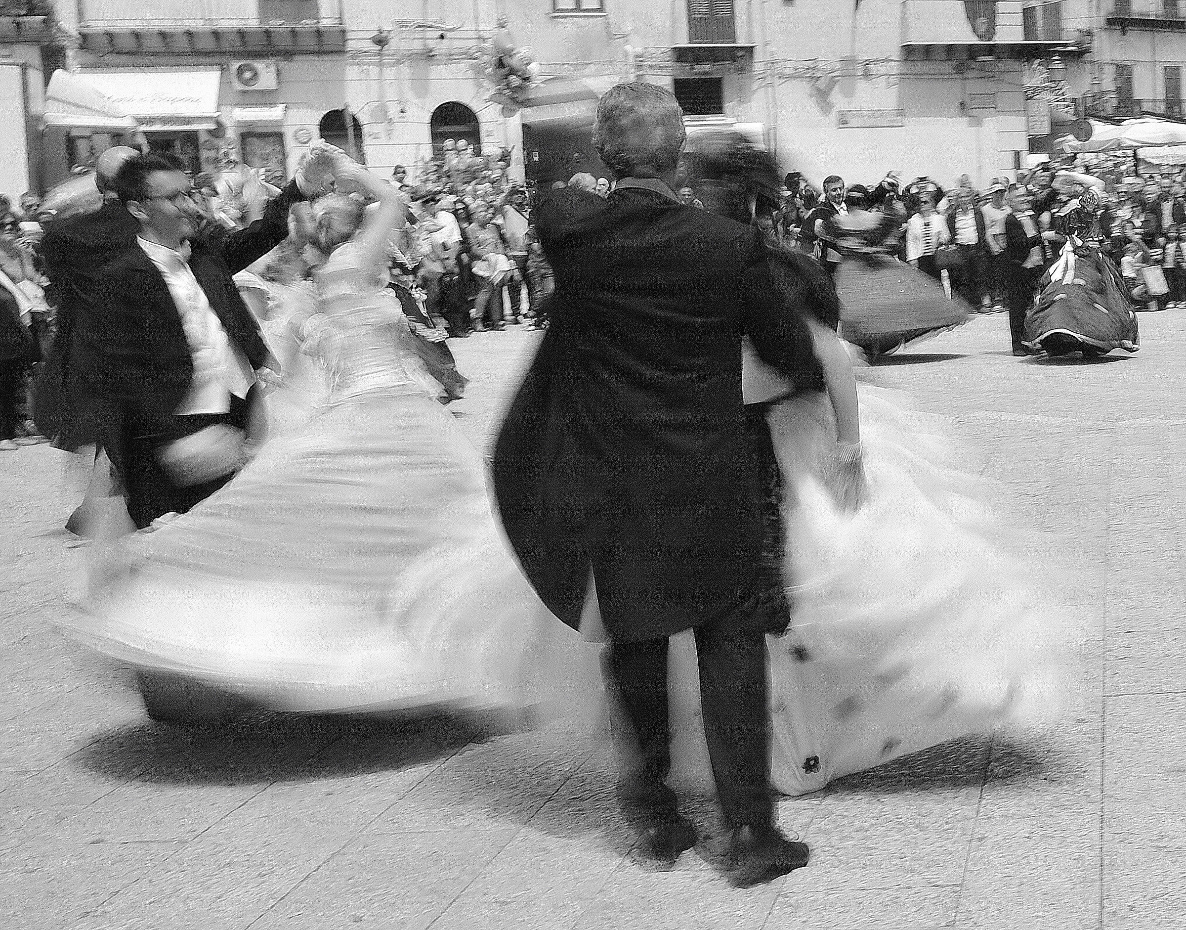 Monreale: Dancing in the Square
