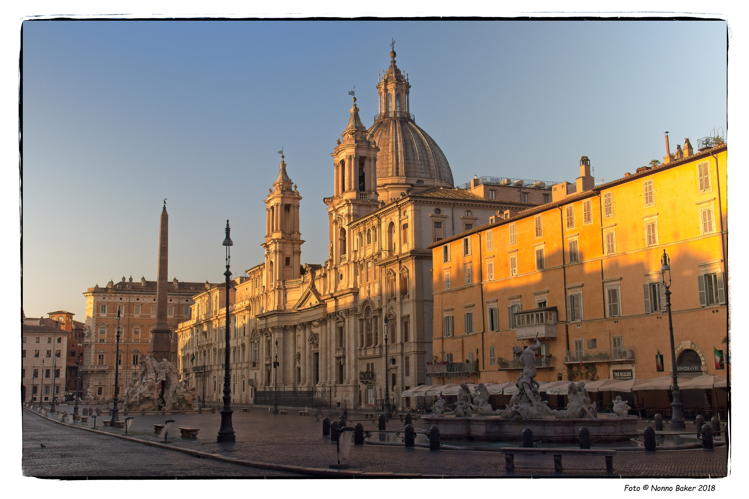 Il primo sole a Piazza Navona