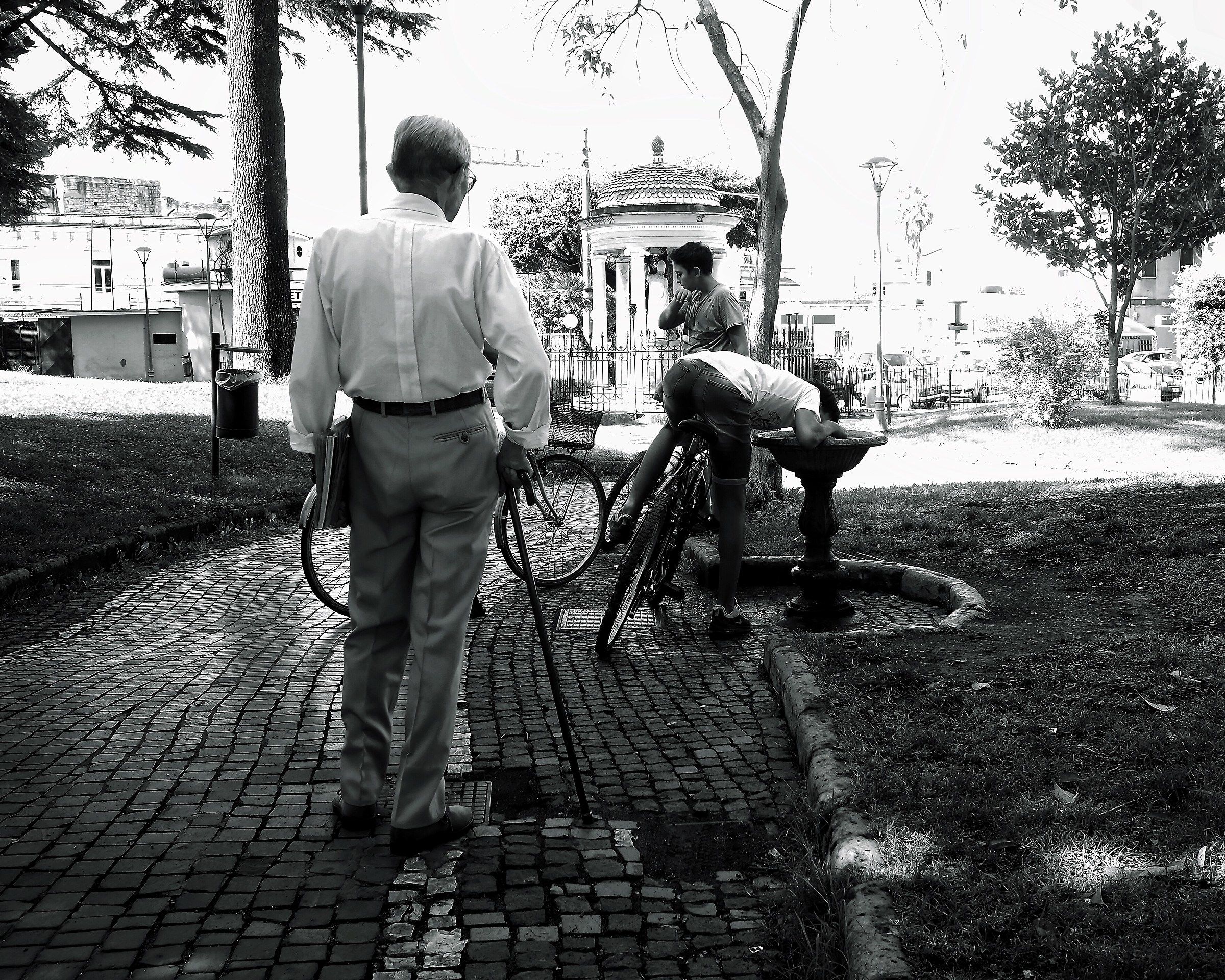 Contrasts between shadows and generations lights