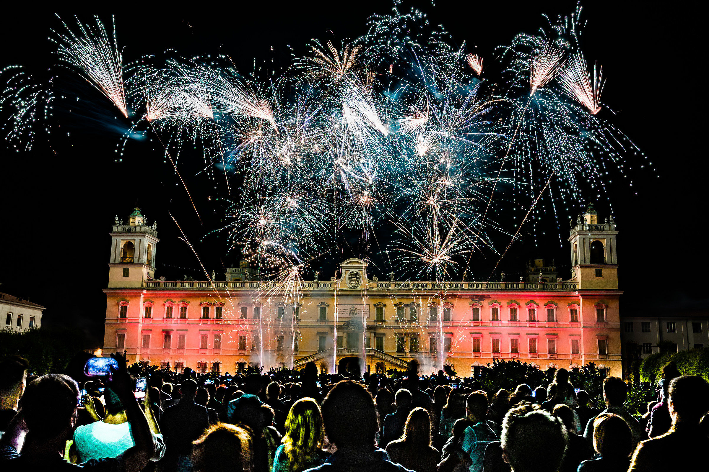 Colorno,fuochi nella reggia