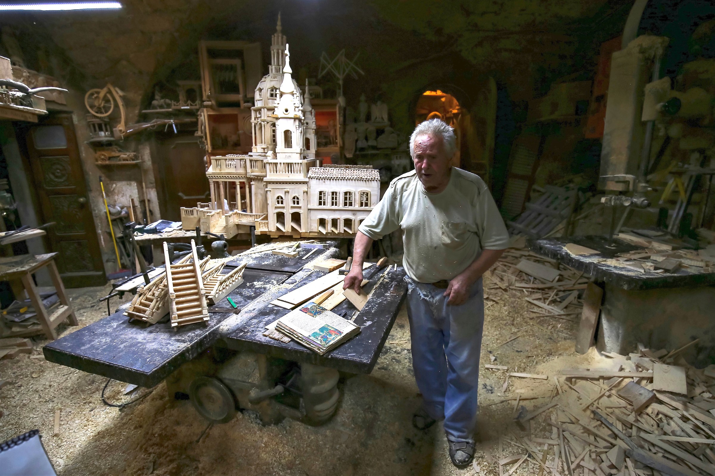 Master TONINO-The Art of wood