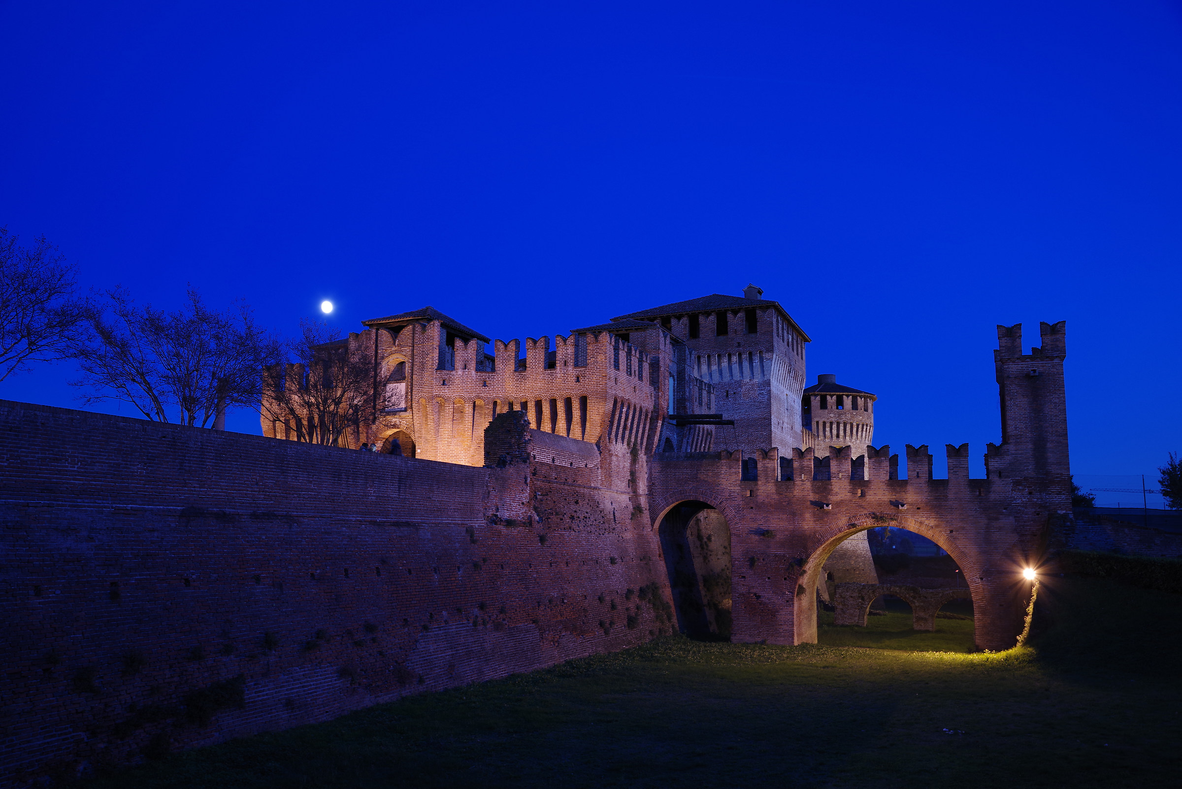 Rocca di Soncino by Night