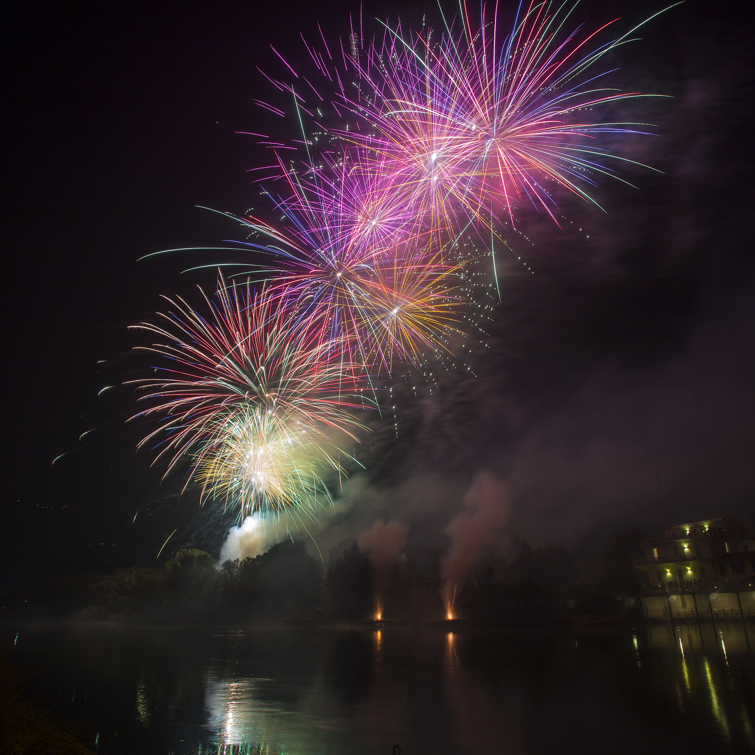 Fuochi artificiali, Brivio, fiume Adda