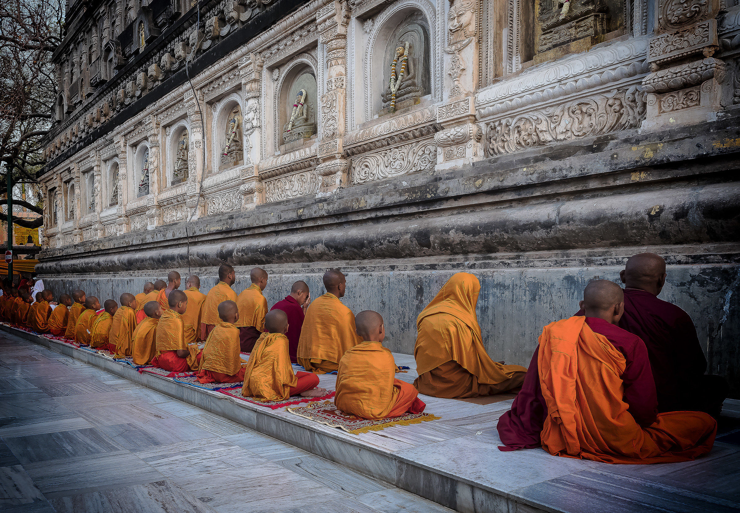 giovani monaci a bodgaya  india