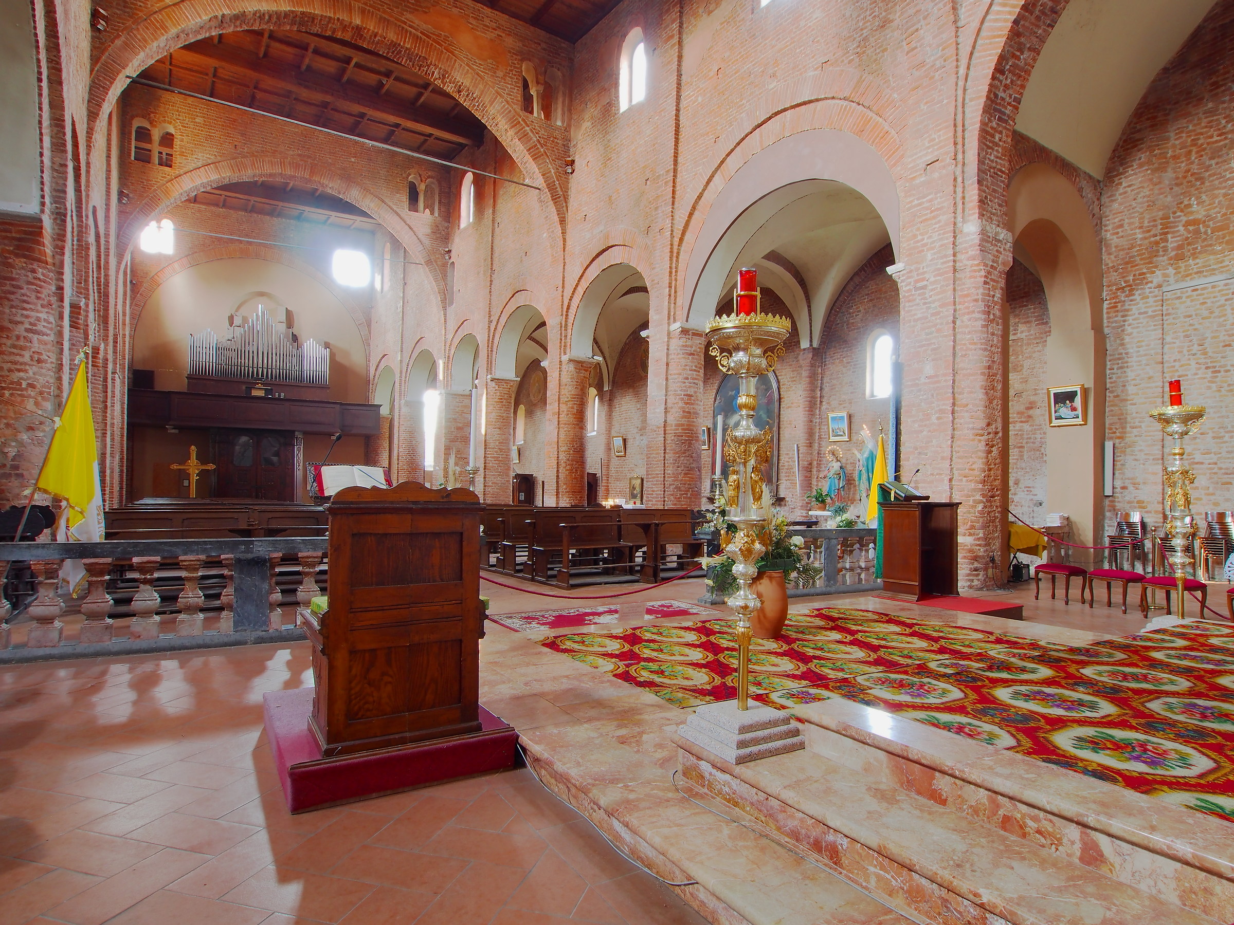 Basilica di Santa Maria Maggiore, Lomello - 1