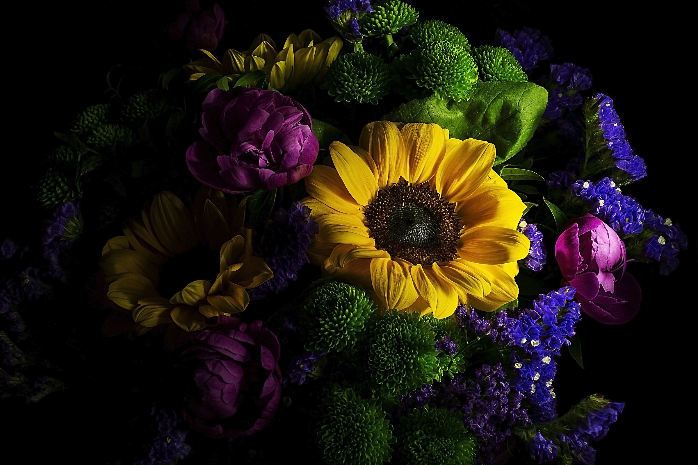 Flower arrangement (light painting technique)
