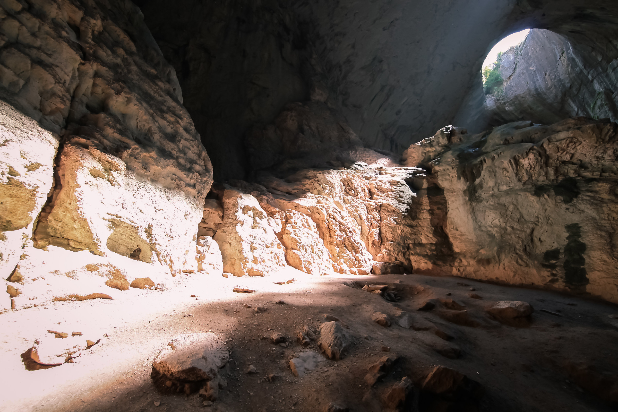 Prohodna Cave, Karlukovo, Bulgaria