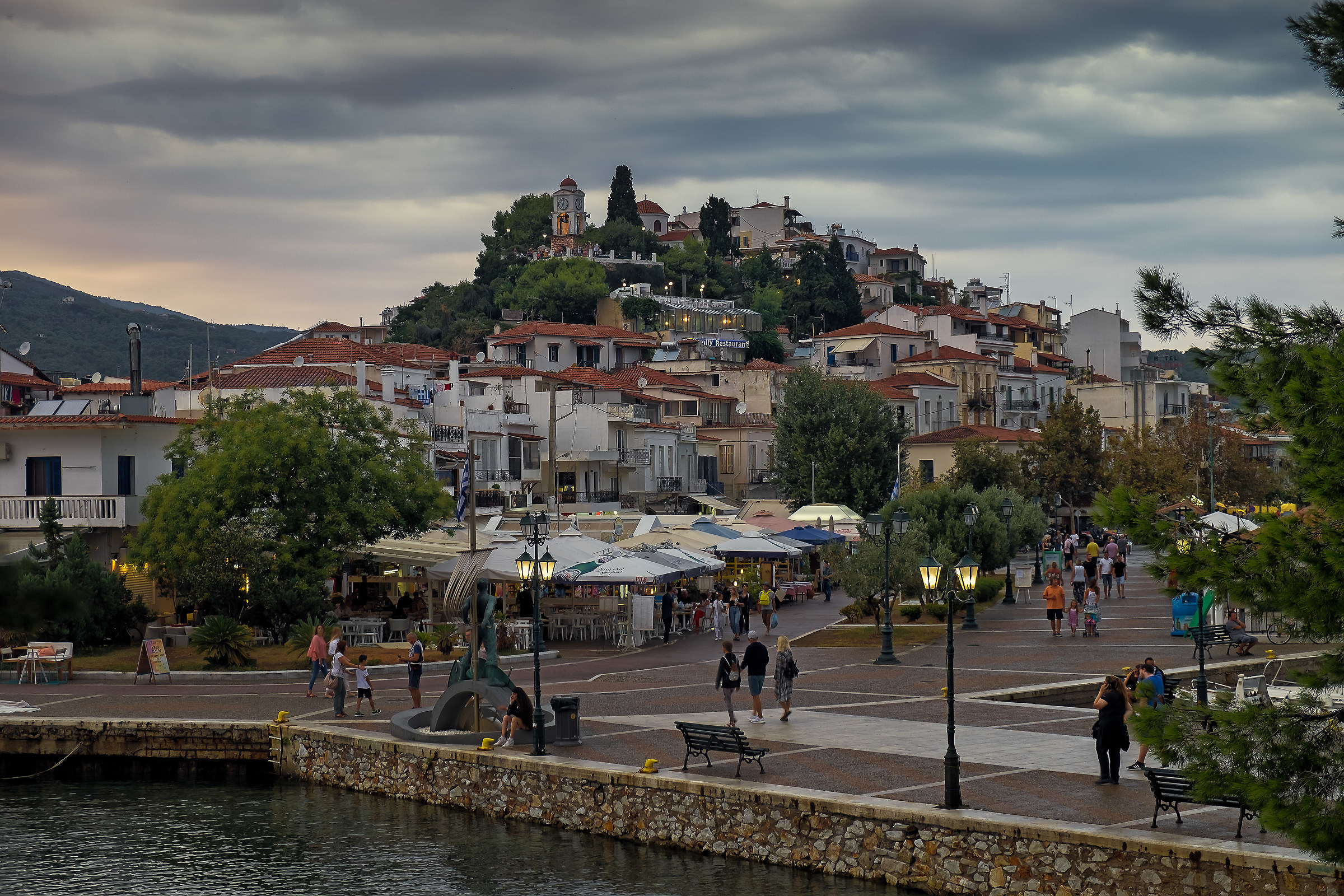 Cartolina da Skiatos dopo un temporale .