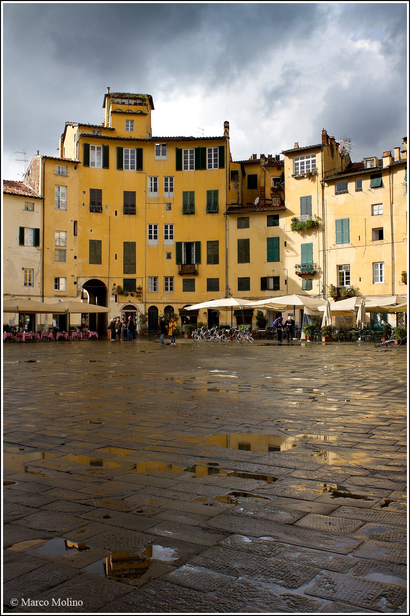 Lucca, Piazza Anfiteatro