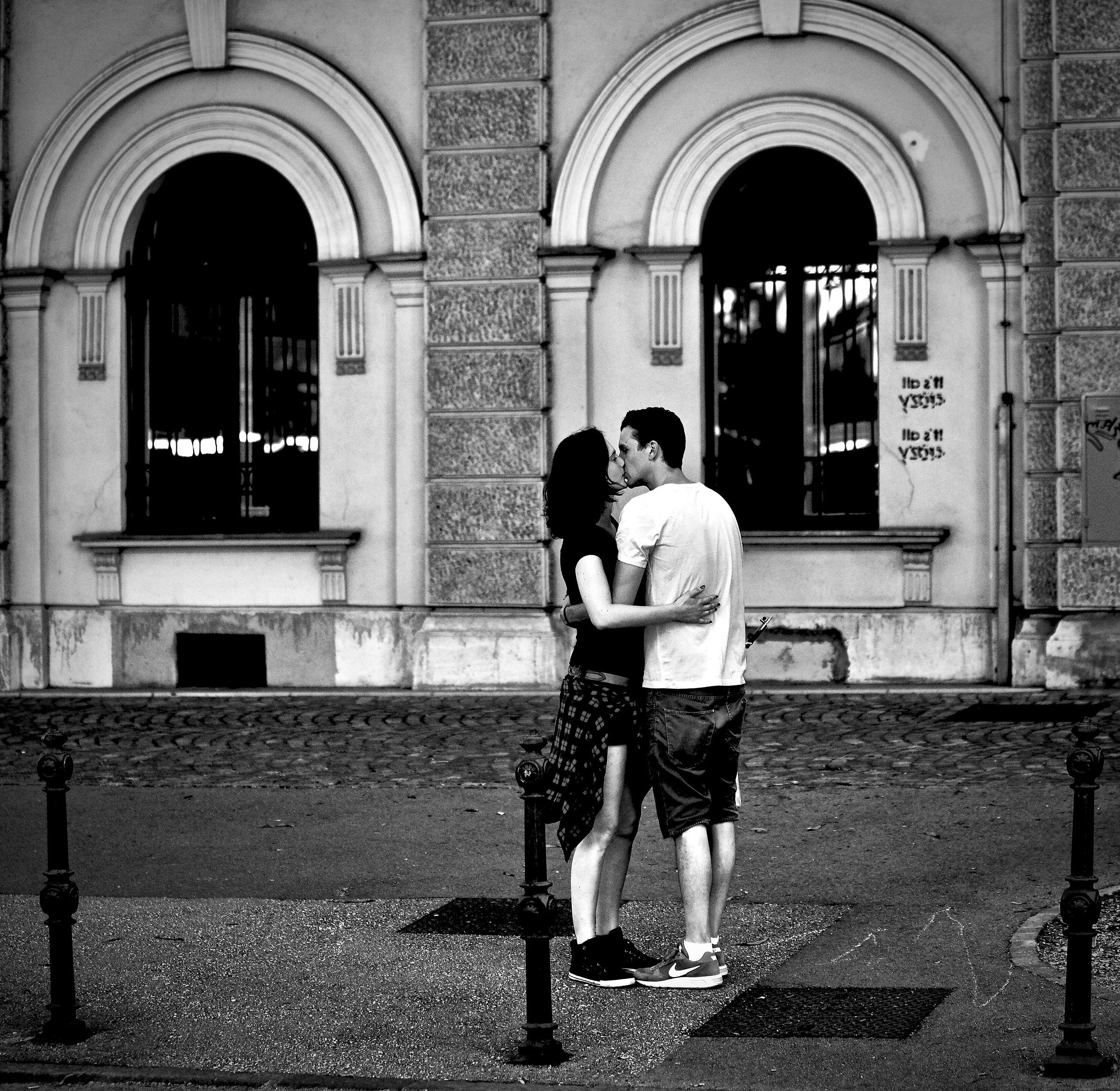 L'amore non si cura di chi è intorno