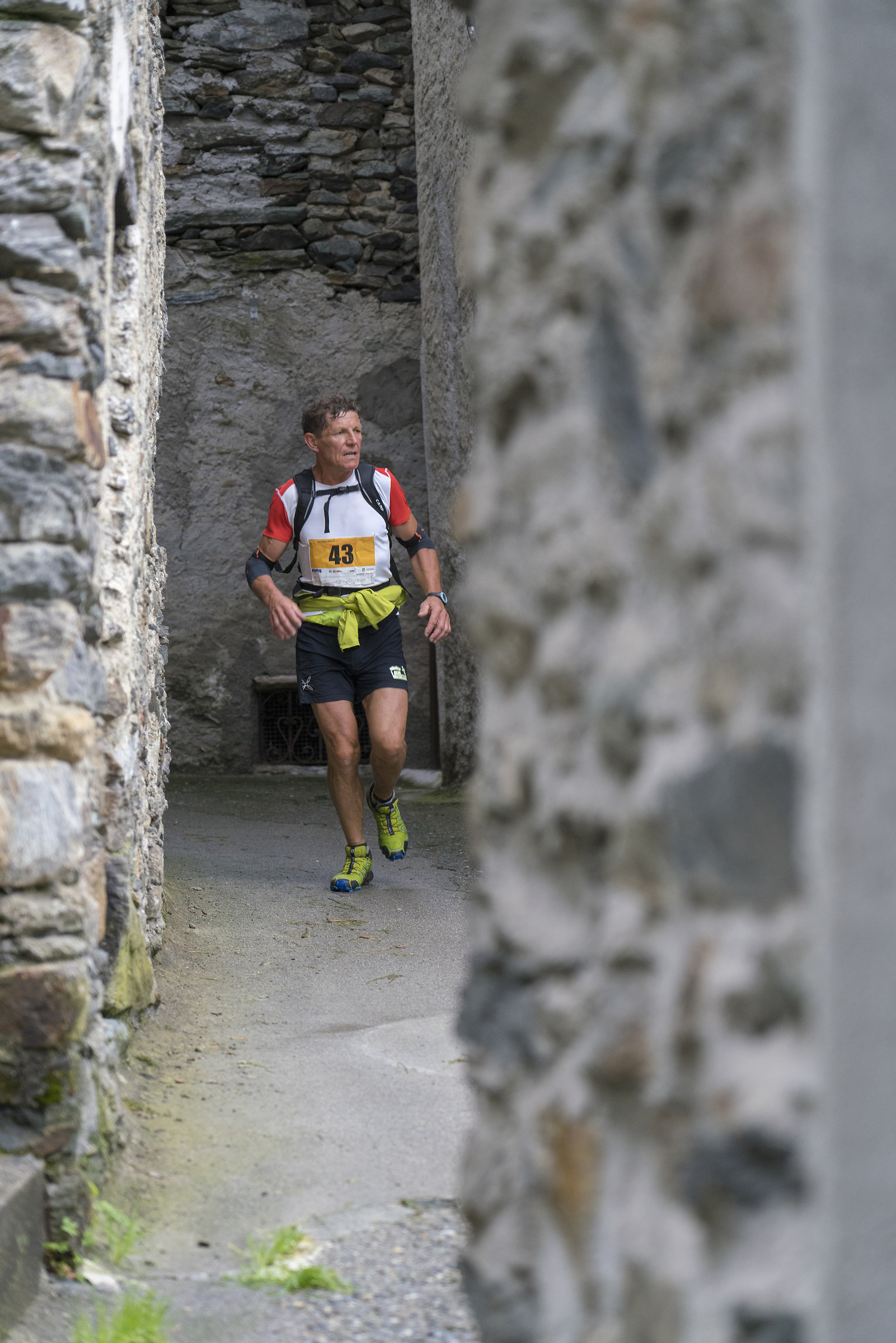 Passaggio tra i vicoli di di caspoggio