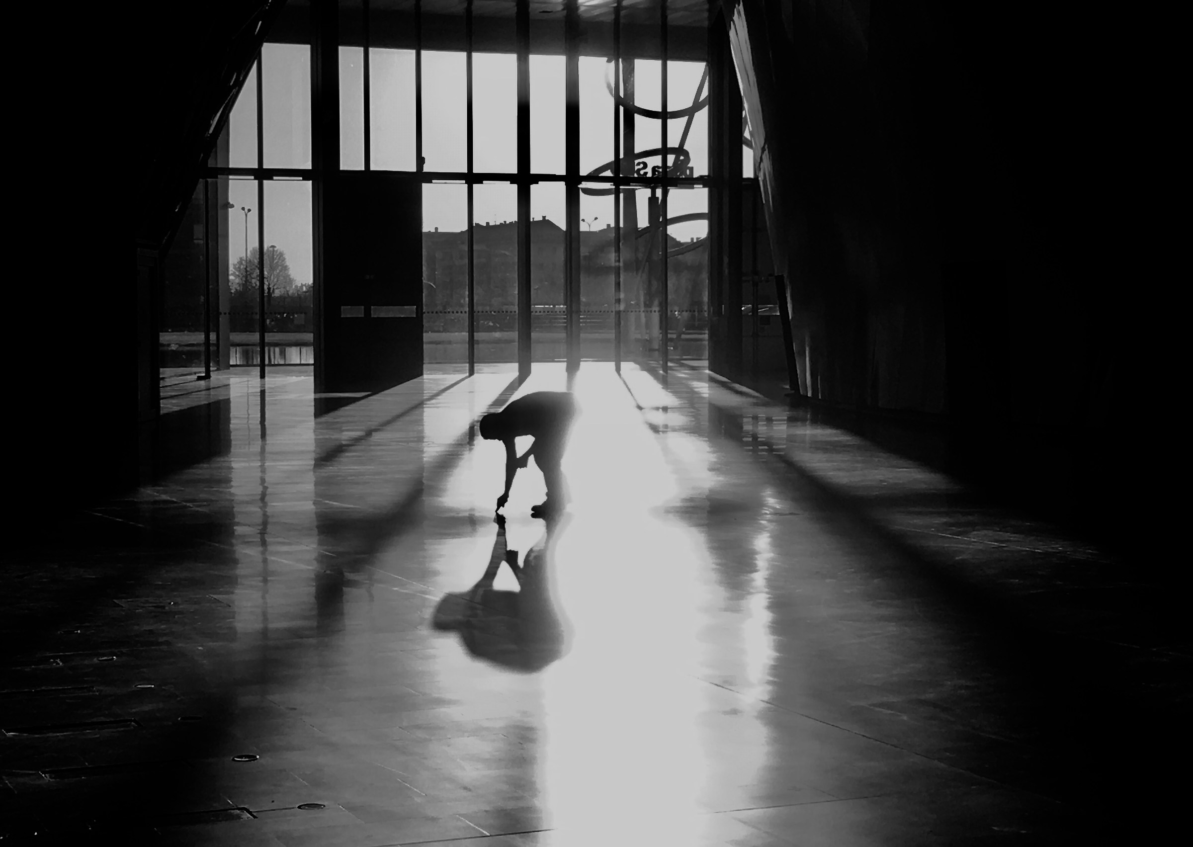 The finger on the floor