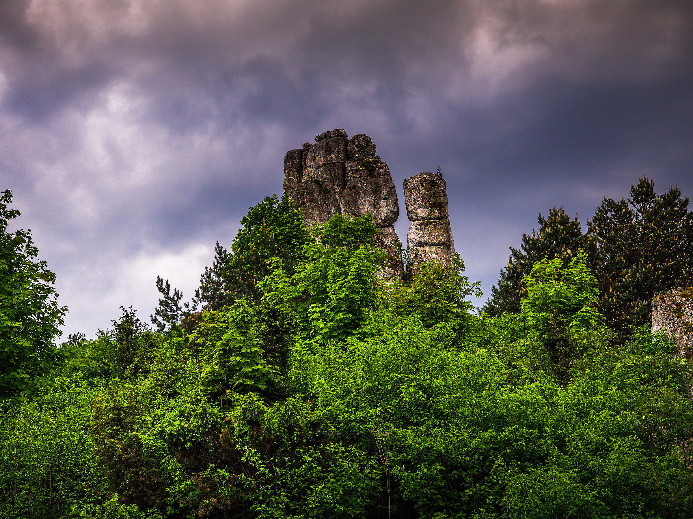 Tempesta sopra la roccia alta