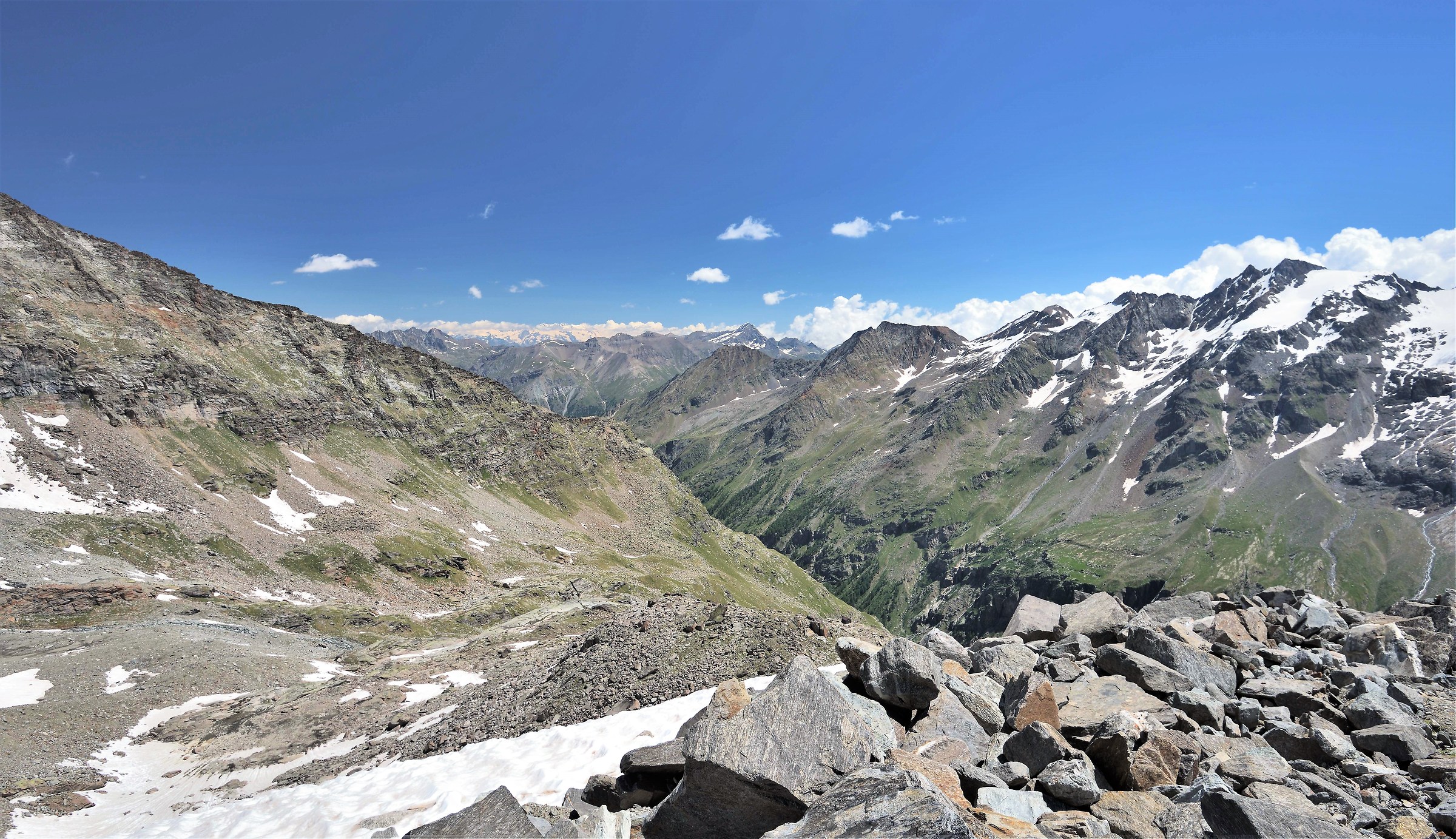 I managed to climb up, at the bottom of the center the Bivou...