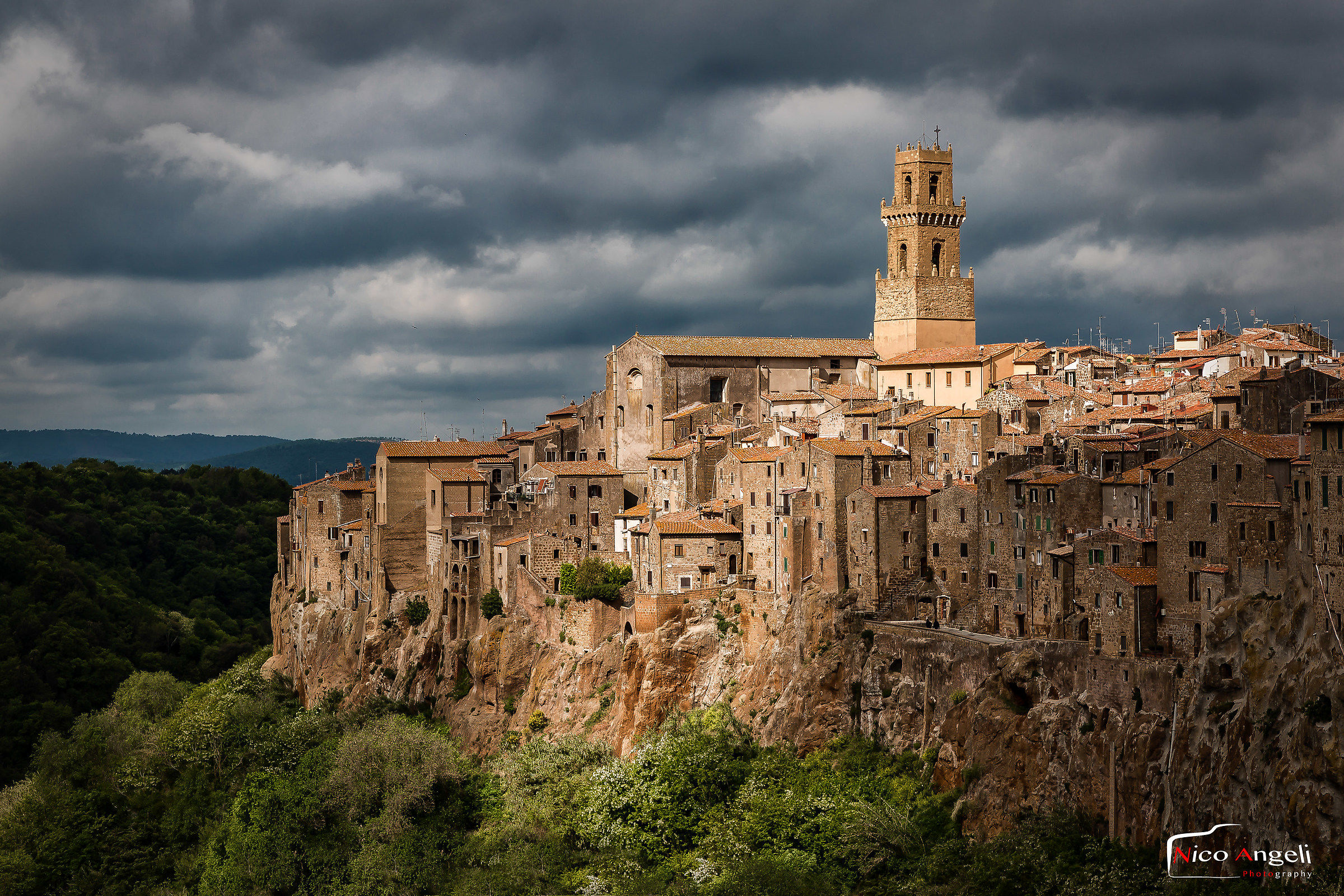 Pitigiano... waiting for the Storm