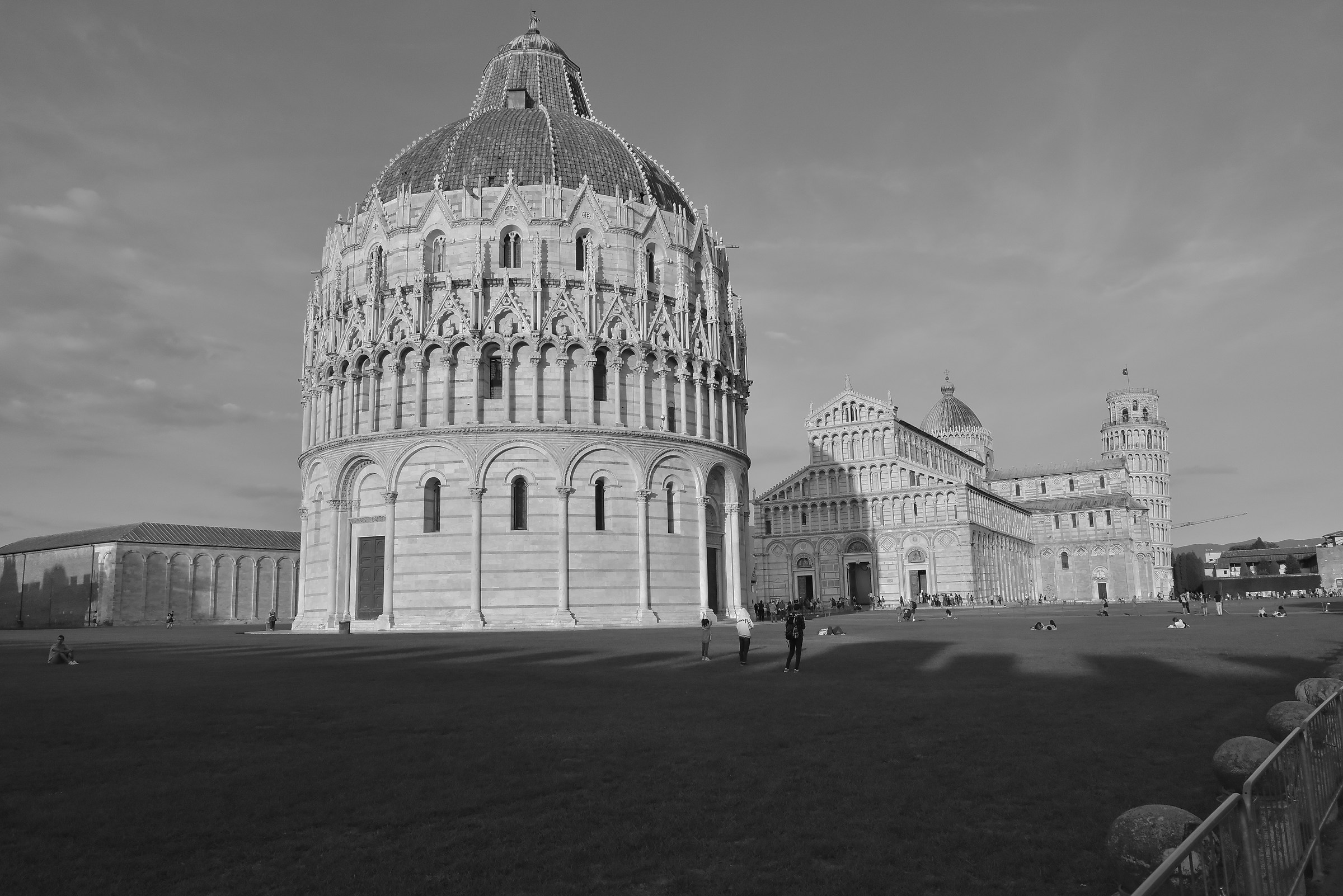 Pisa b/w
