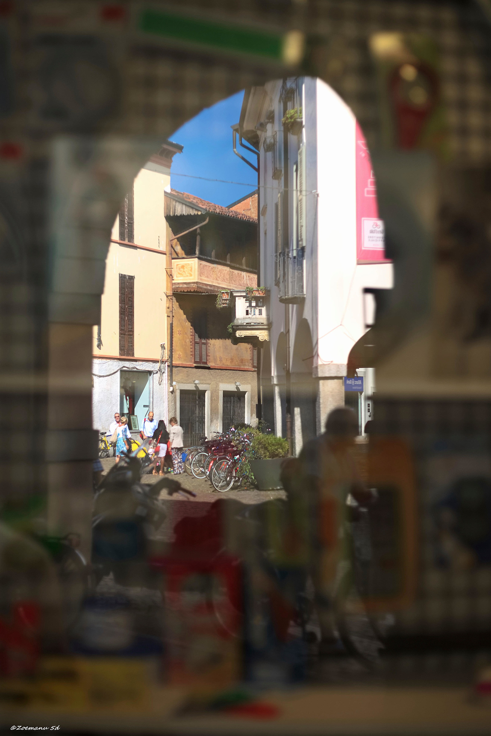 La piazza in vetrina