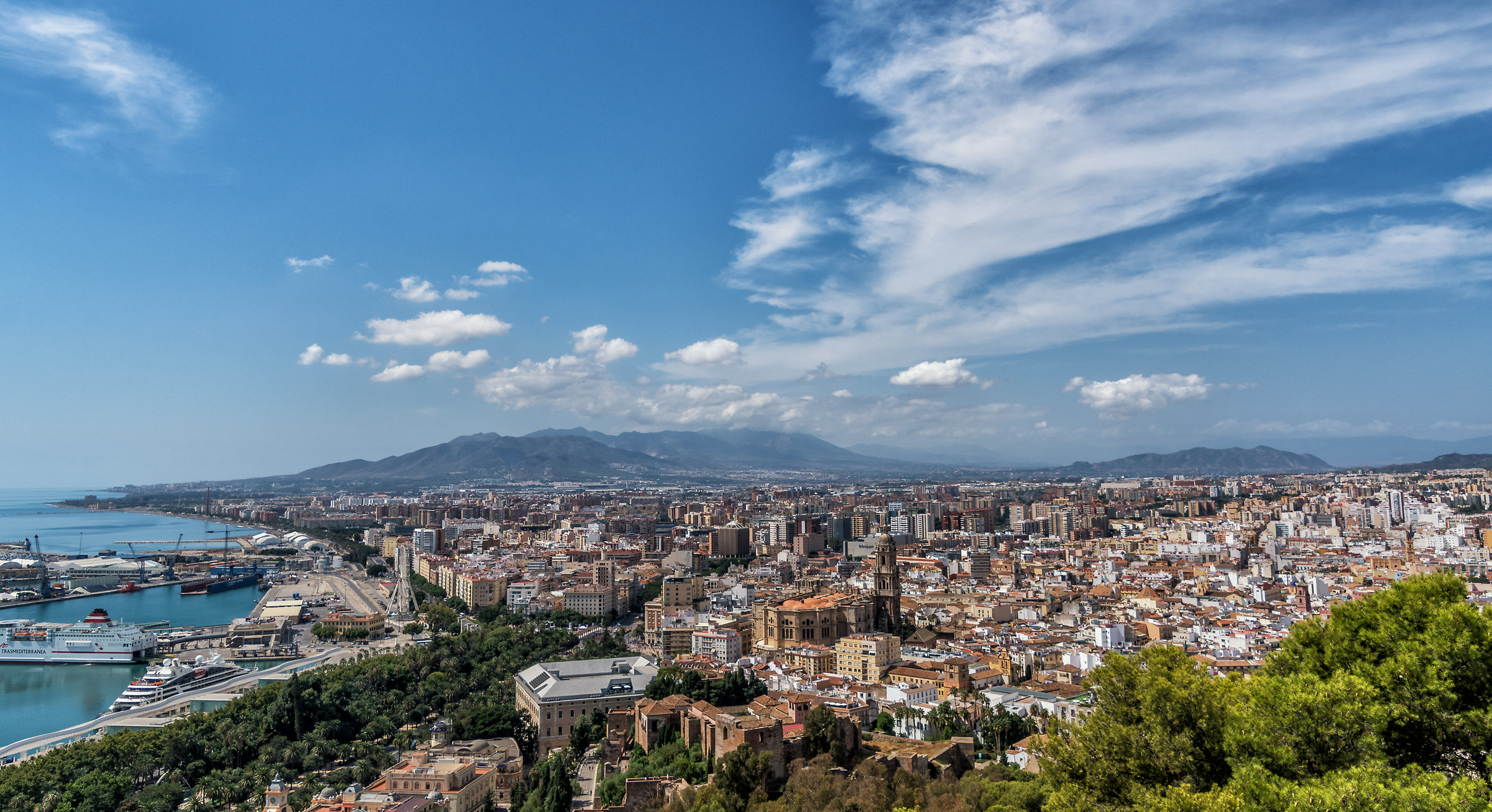 In tutta la città di Malaga
