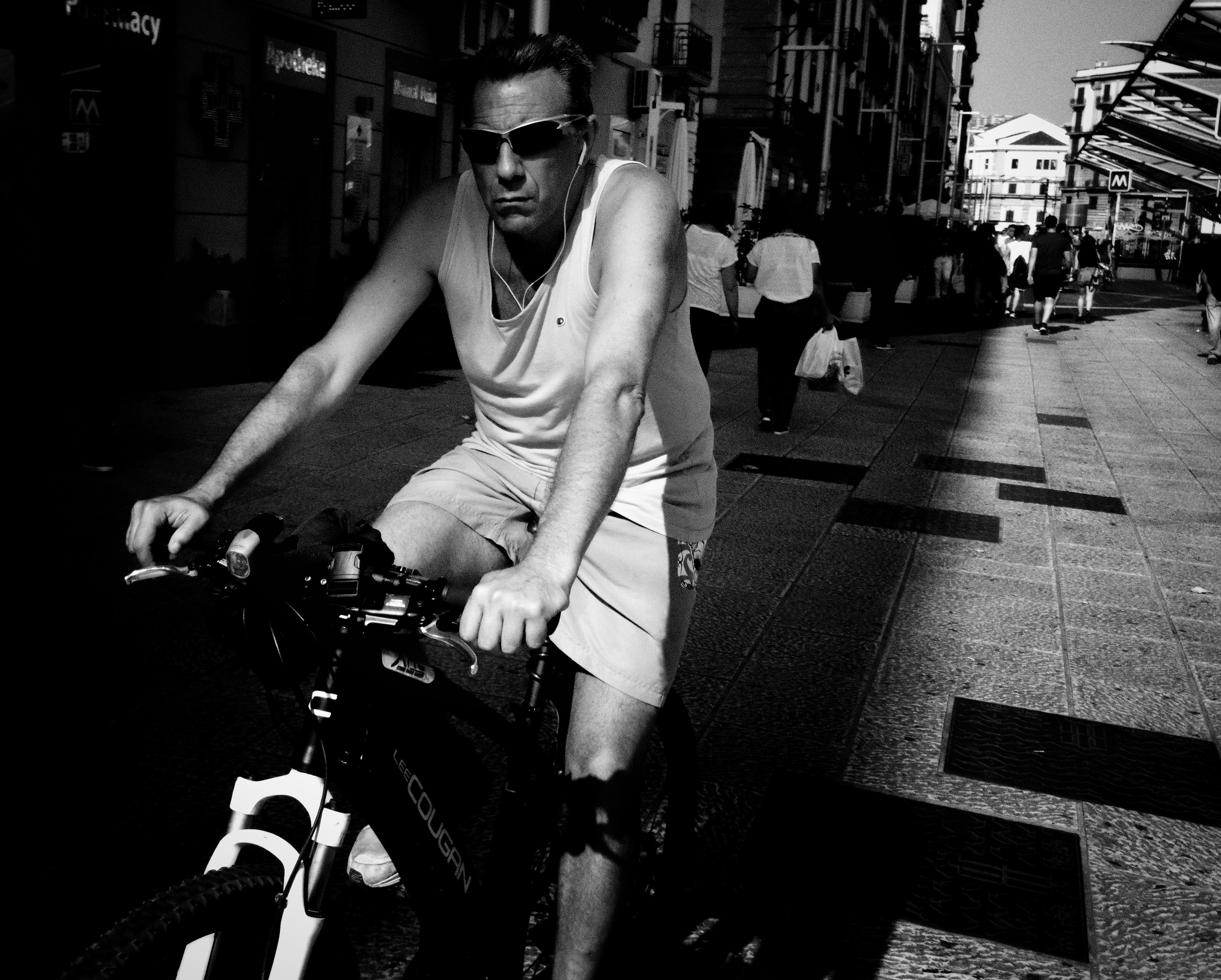 Cyclist, Piazza Garibaldi