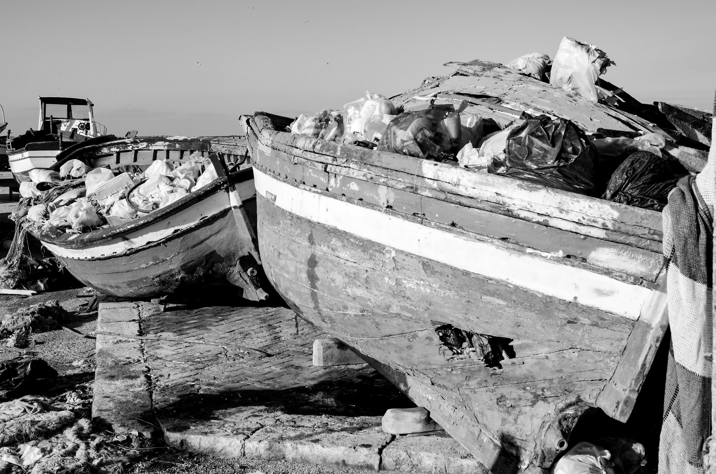 Boats in indifference... or undifferentiated