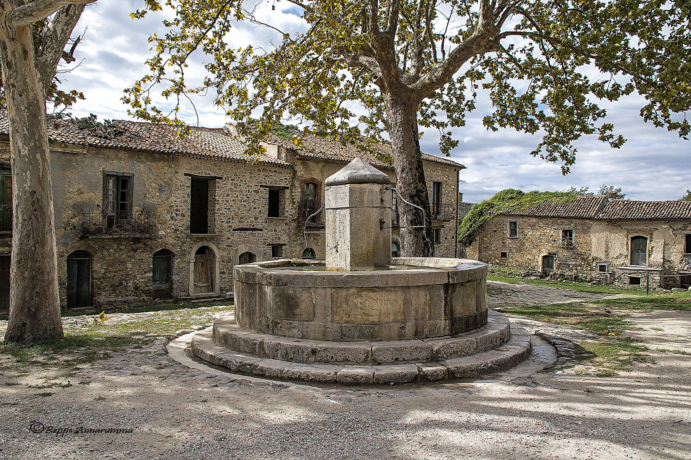 Roscigno (Sa) la Città fantasma