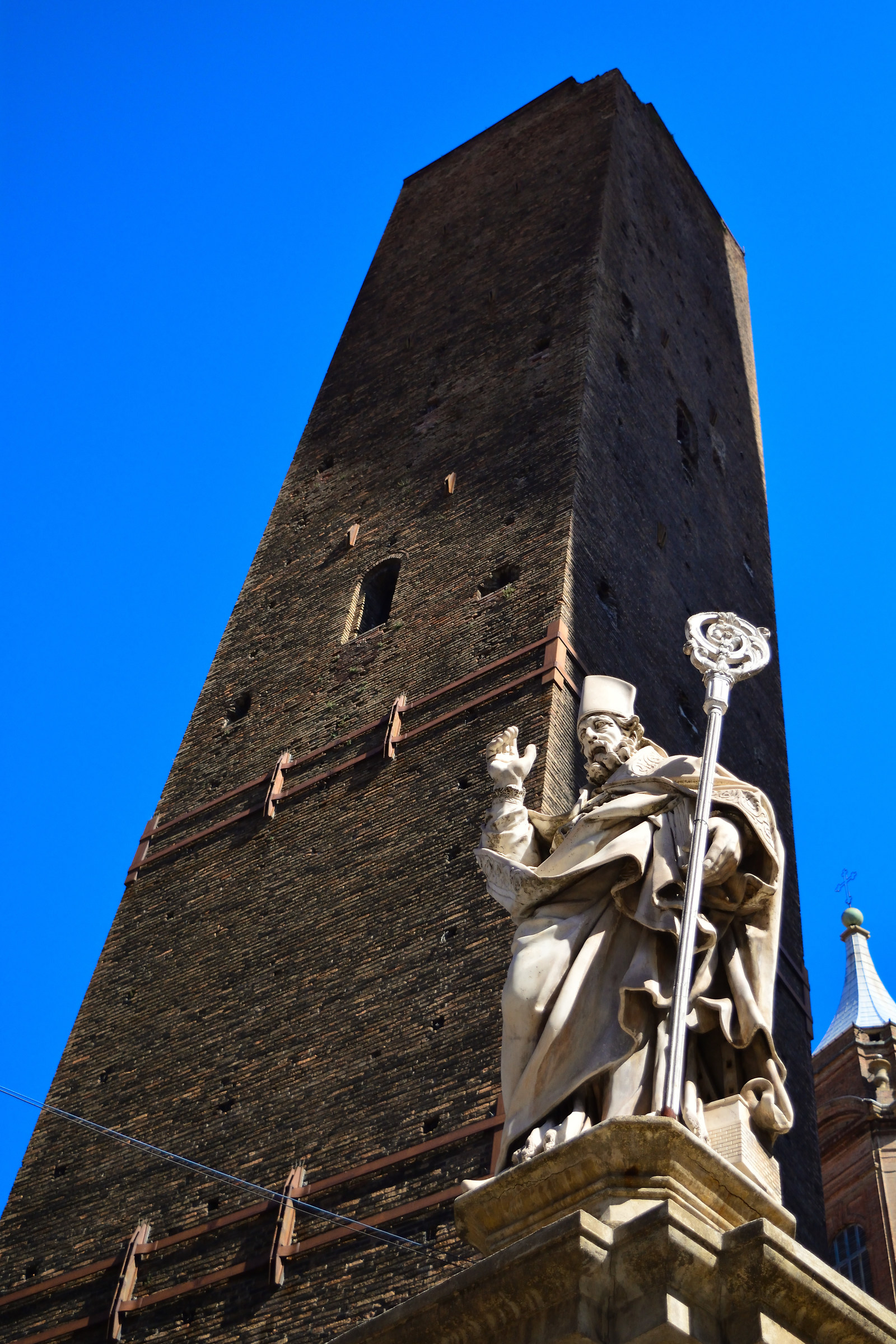 Petronio e Garisenda