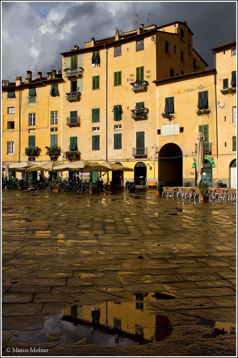 Lucca, Piazza Anfiteatro